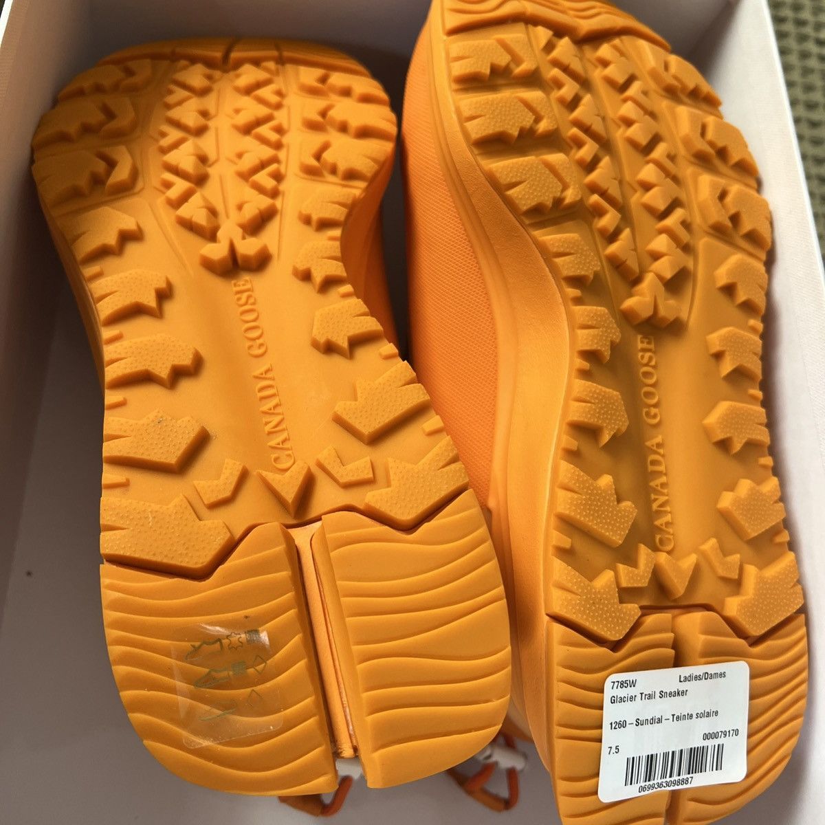 Canada Goose NIB Canada Goose Glacier Trail Sneaker Size US 7.5 / IT 37.5 - 5 Thumbnail