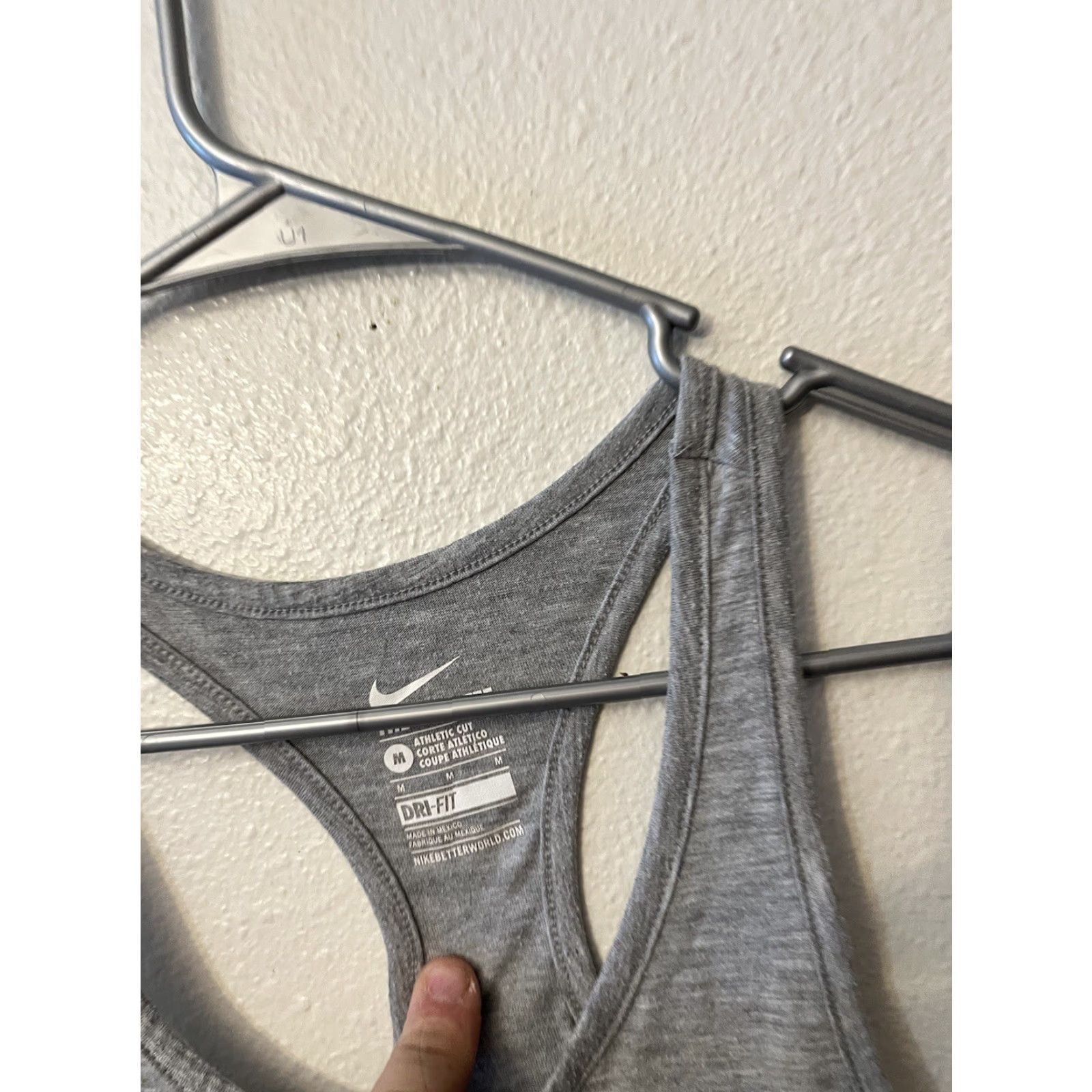 Nike Nike Dri-FIT Tank Top RacerBack Women's Medium Gray Nike Dry Fit Sports Tank Top RacerBack, Size Medium Gray Graphic Size M / US 6-8 / IT 42-44 - 3 Thumbnail