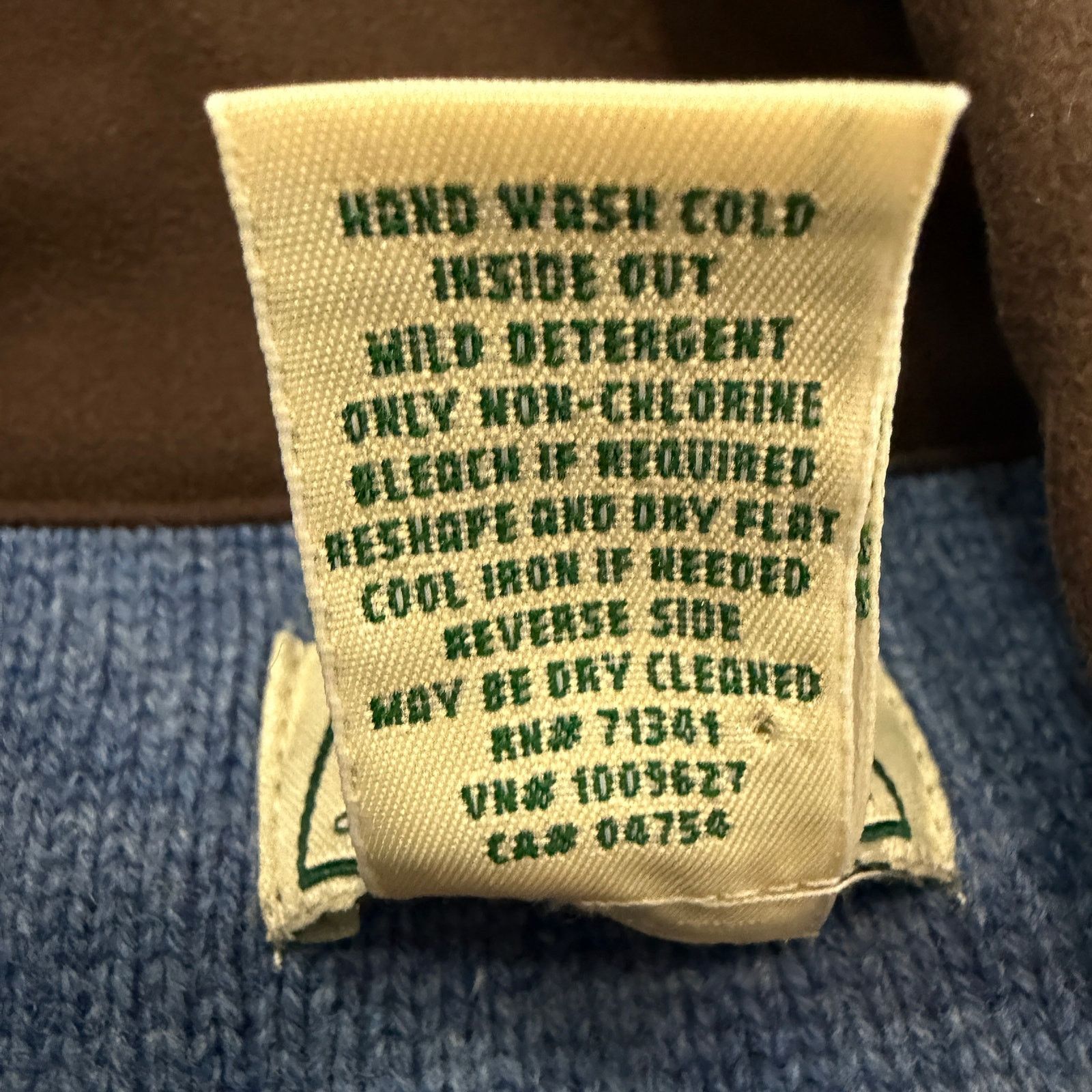 L.L. Bean LL Bean Waterfowl Sweater Vest Men's Large Blue Lambswool Size US L / EU 52-54 / 3 - 5 Thumbnail