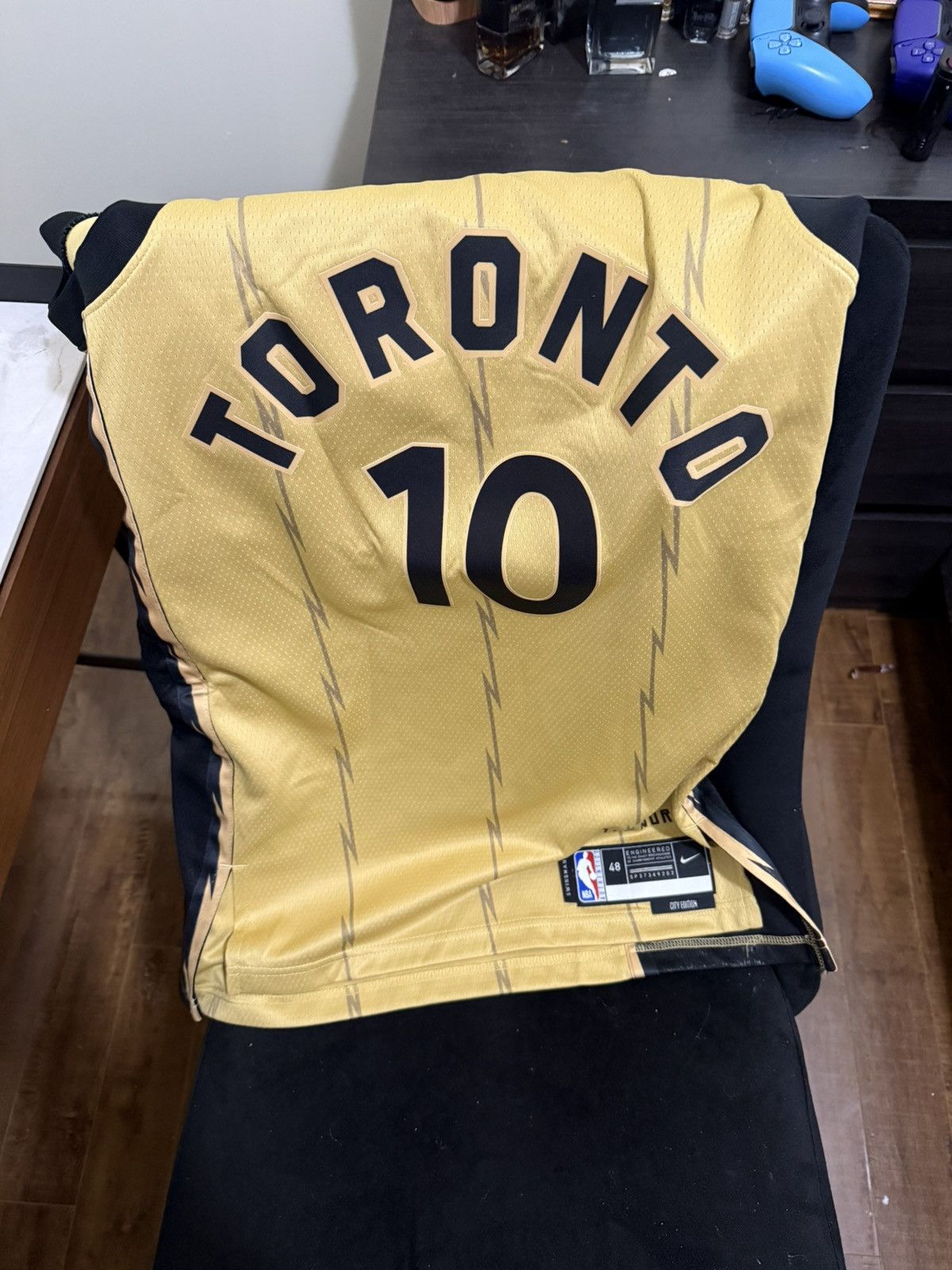 Nike × October's Very Own OVO West end Raptors jersey Size US L / EU 52-54 / 3 - 1 Thumbnail