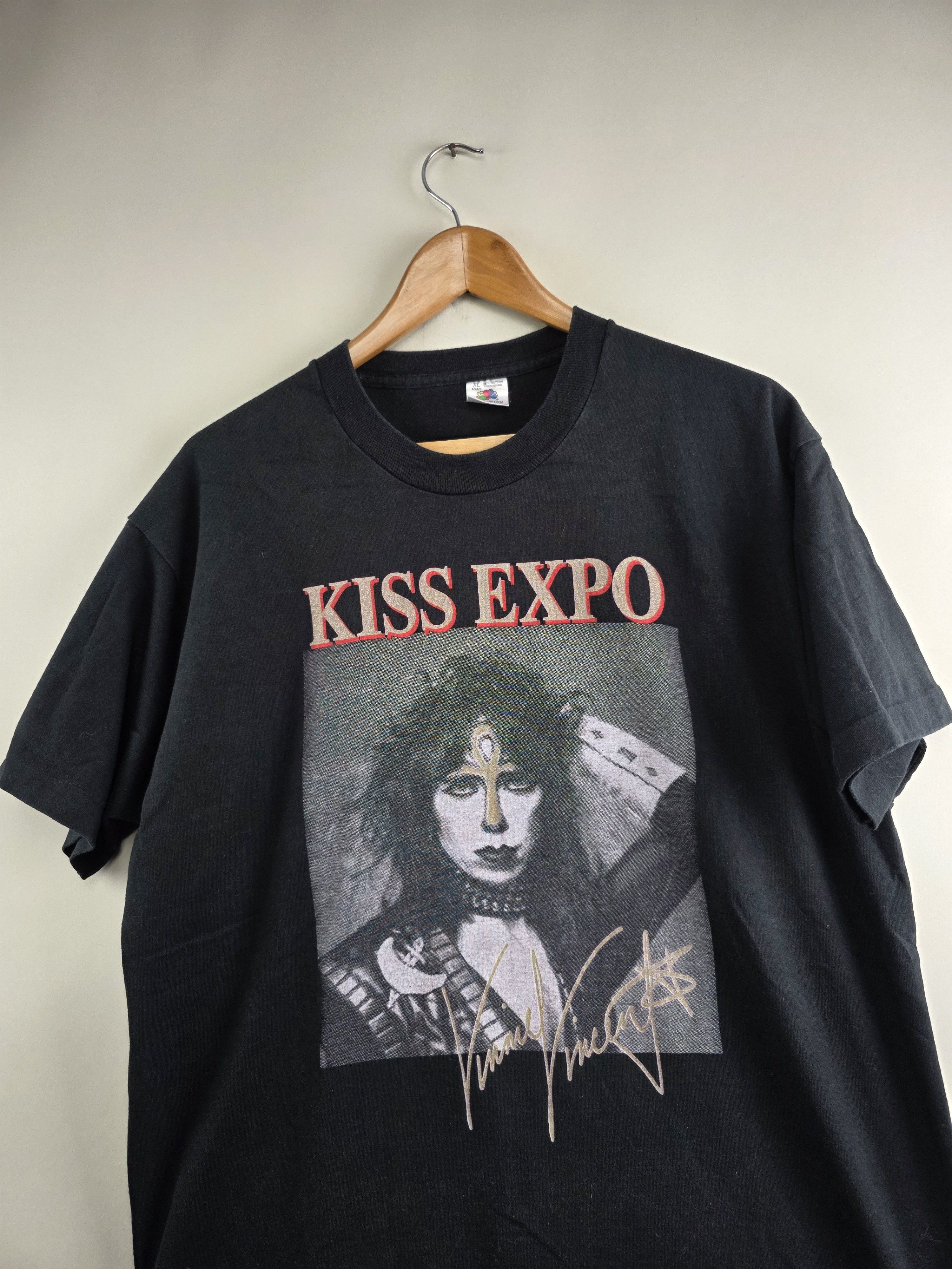 Band Tees 1996 Kiss Expo Vinnie Band Tee XL 23" 30.5" Size US XL / EU 56 / 4 - 2 Thumbnail