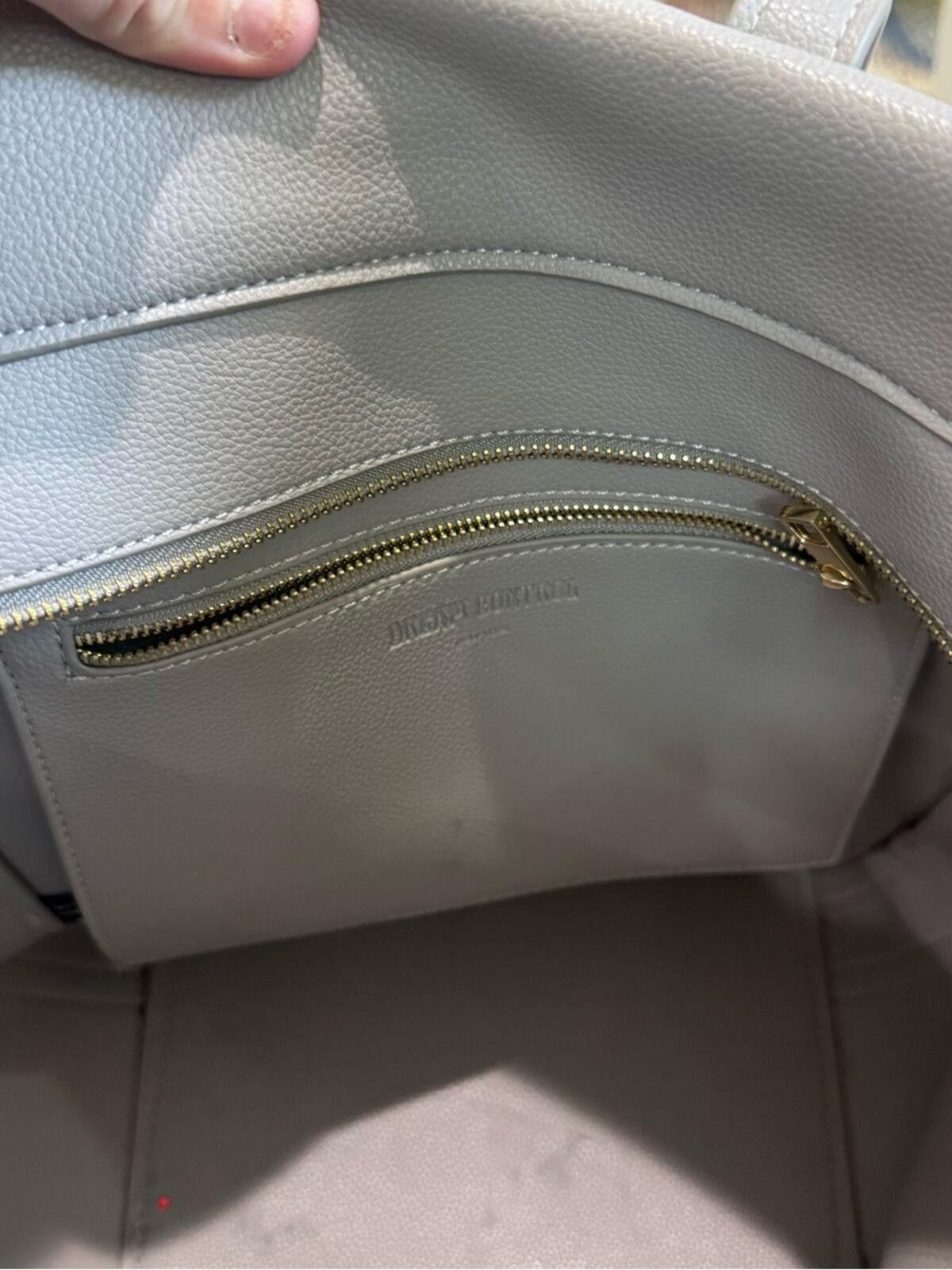 Other Elegant Light Grey Leather Tote with Gold Accents Size ONE SIZE - 5 Thumbnail