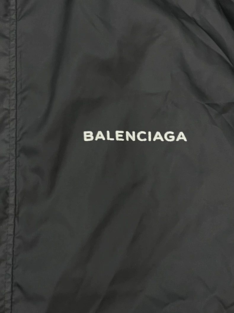 Balenciaga Balenciaga size 50 Printed logo assault jacket Size US S / EU 44-46 / 1 - 3 Thumbnail