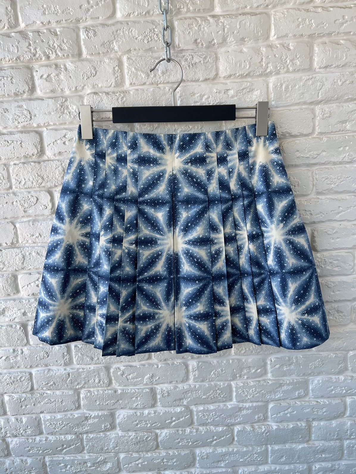 Dior Christian Dior Blue Printed Pleated Skirt Size 28" / US 6 / IT 42 - 1 Thumbnail