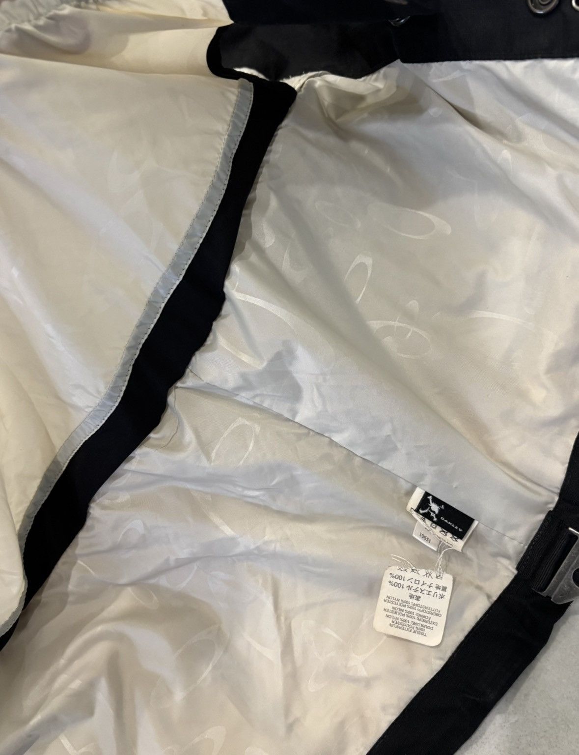Oakley Oakley technical snowboard jacket vintage 00’s 90’s Size US M / EU 48-50 / 2 - 4 Thumbnail