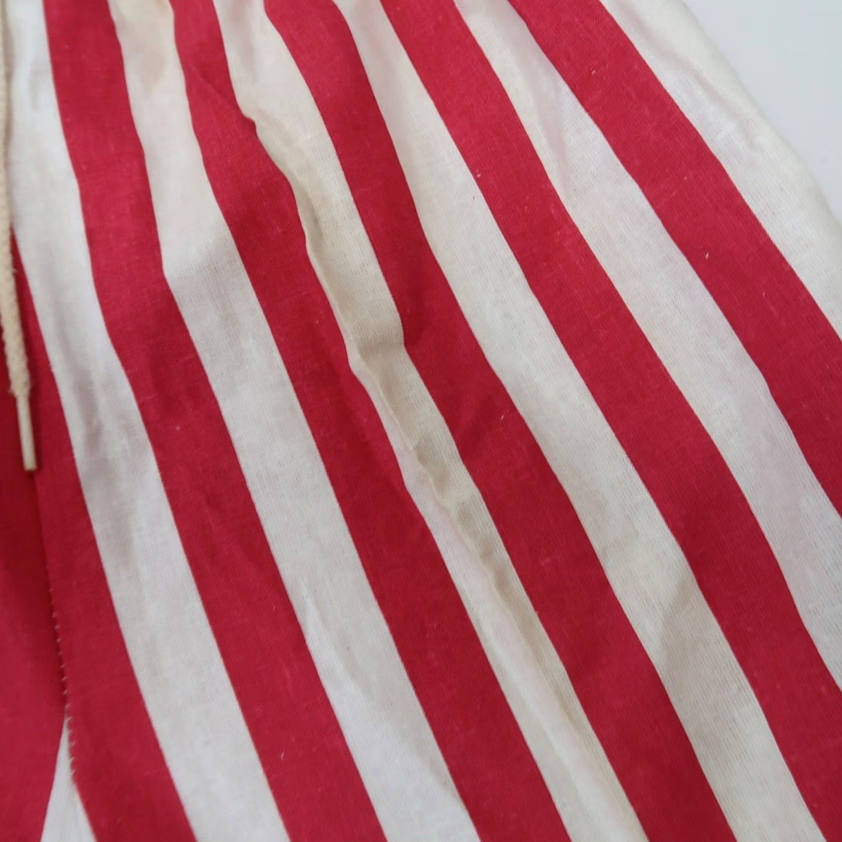 Vintage VINTAGE Victoria Harbor Red and White Striped Bermuda Shorts S Womens High Rise Cotton 7 In Inseam 80s Size 28" / US 6 / IT 42 - 7 Thumbnail