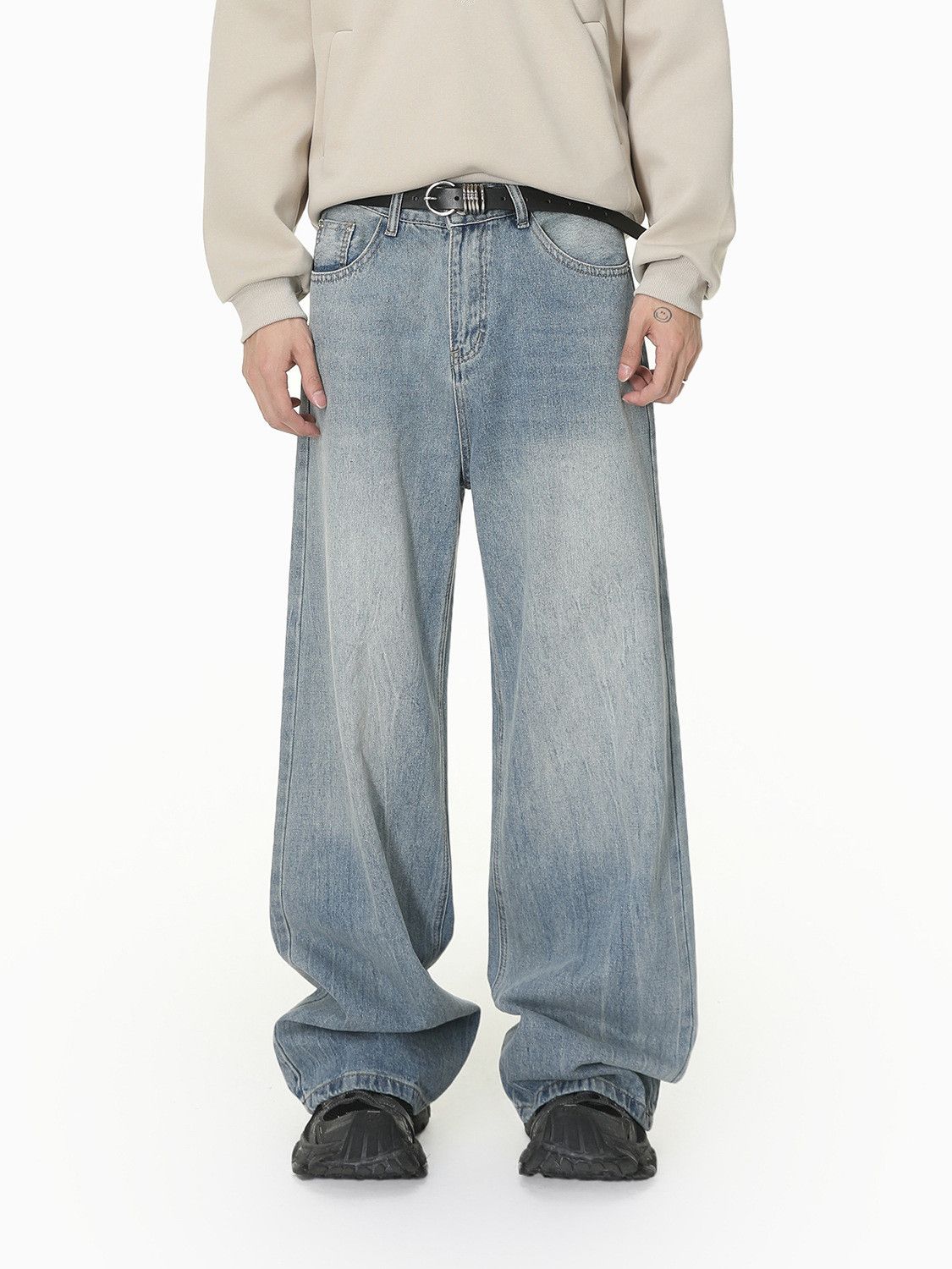Vintage Men's Vintage Loose Straight-Leg Jeans with Gradient Wash Size US 32 / EU 48 - 1 Thumbnail
