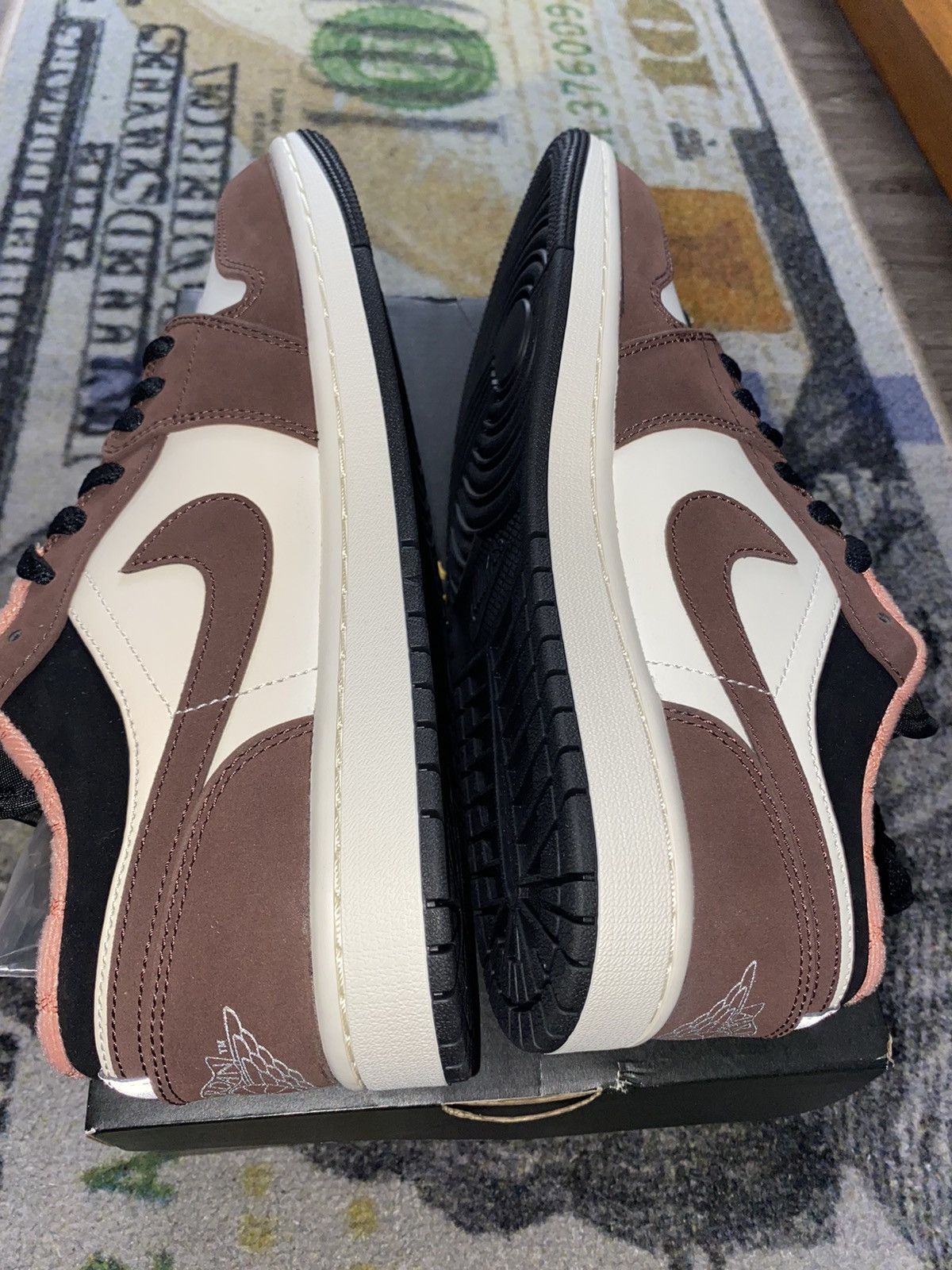Jordan Brand × Nike Jordan 1 Low Mocha Size US 8 / EU 41 - 7 Thumbnail