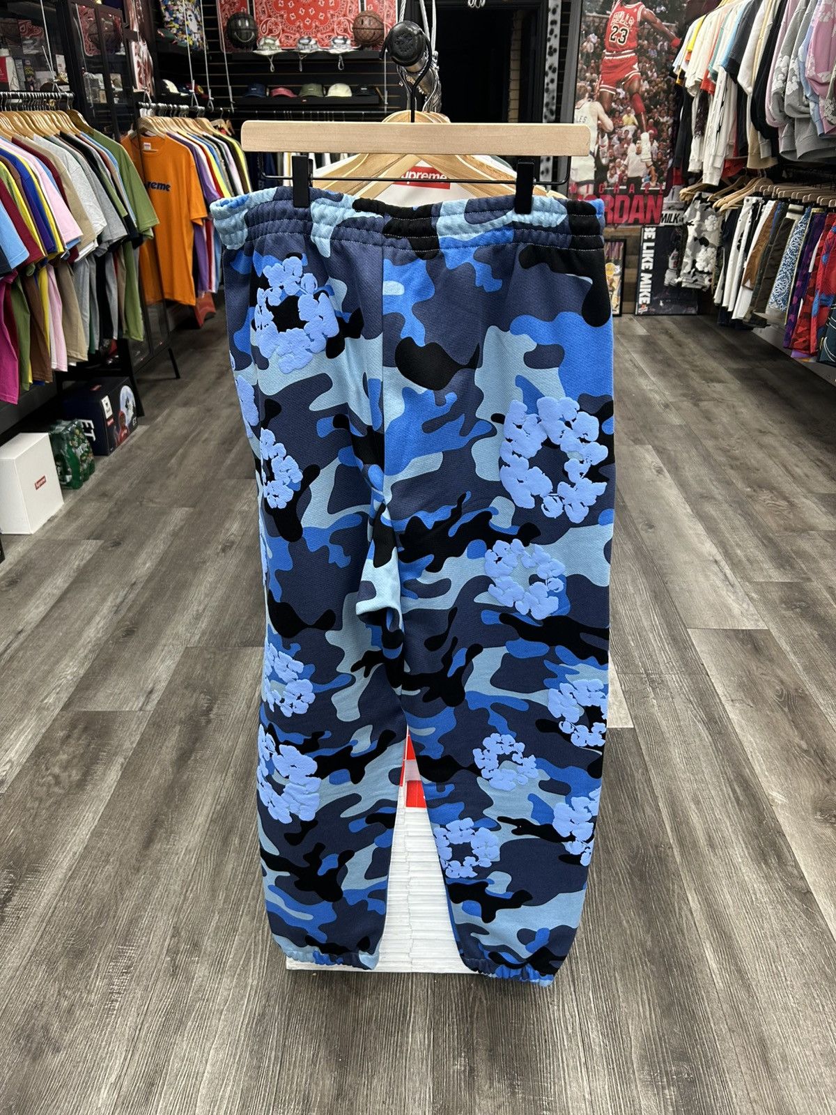 DENIM TEARS Denim Tears The Cotton Wreath Sweatpant Size US 34 / EU 50 - 1 Thumbnail