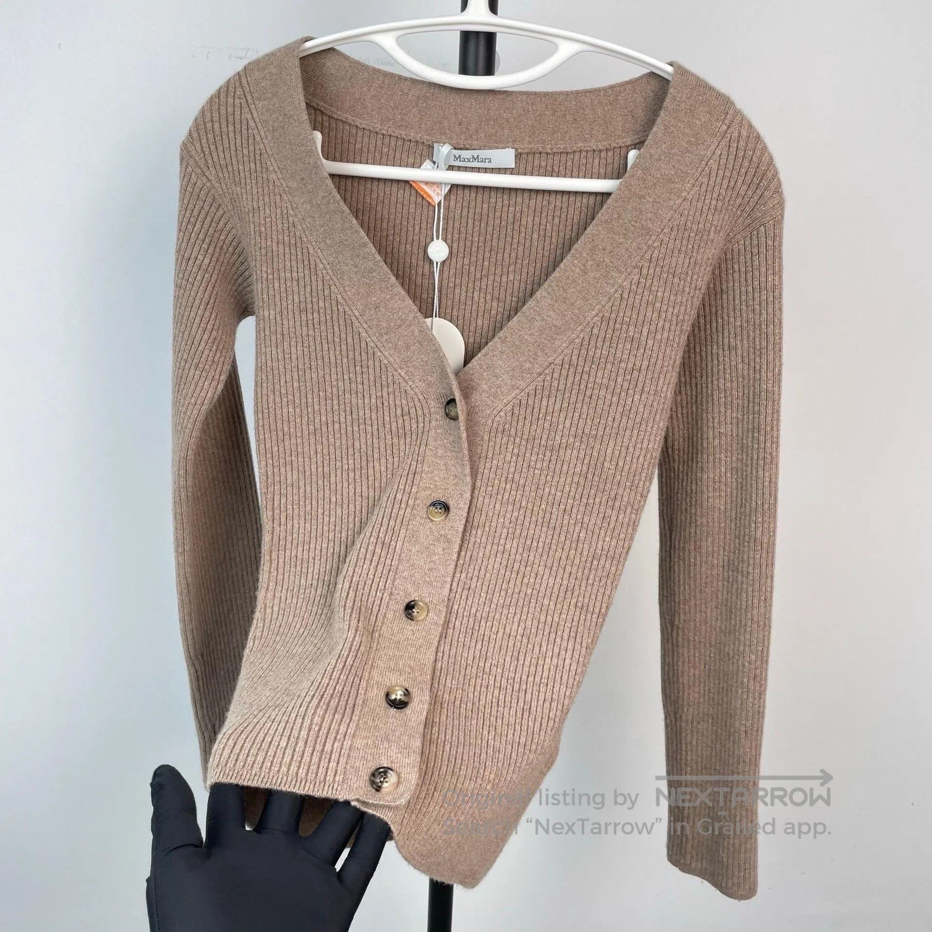 Max Mara MaxMara Brown V-Neck Knit Cardigan. Size XS / US 0-2 / IT 36-38 - 3 Thumbnail