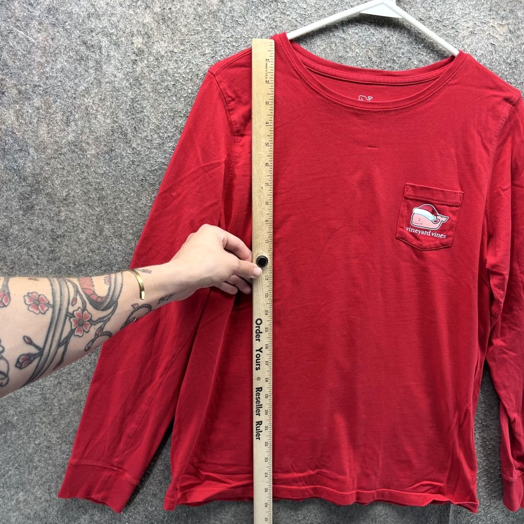 Vineyard Vines Vineyard Vines Mens Red Long Sleeve Merry Christmas Whale Pocket Shirt M Adults Mens Red Christmas Whale Graphic Pocket Crew Neck Wool? Size US M / EU 48-50 / 2 - 4 Thumbnail
