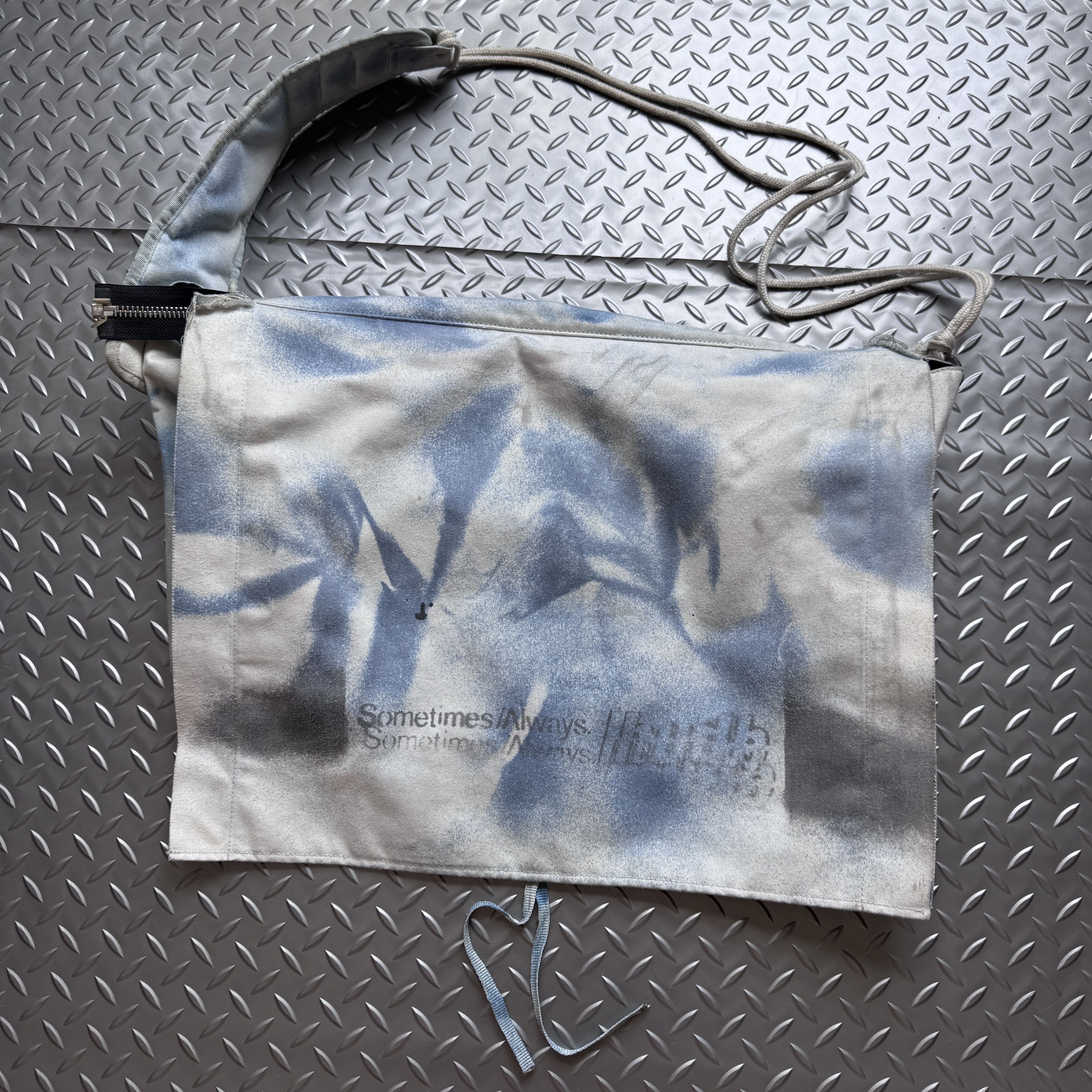Japanese Brand Rare HUDB Archive messenger bag Size ONE SIZE - 1 Thumbnail