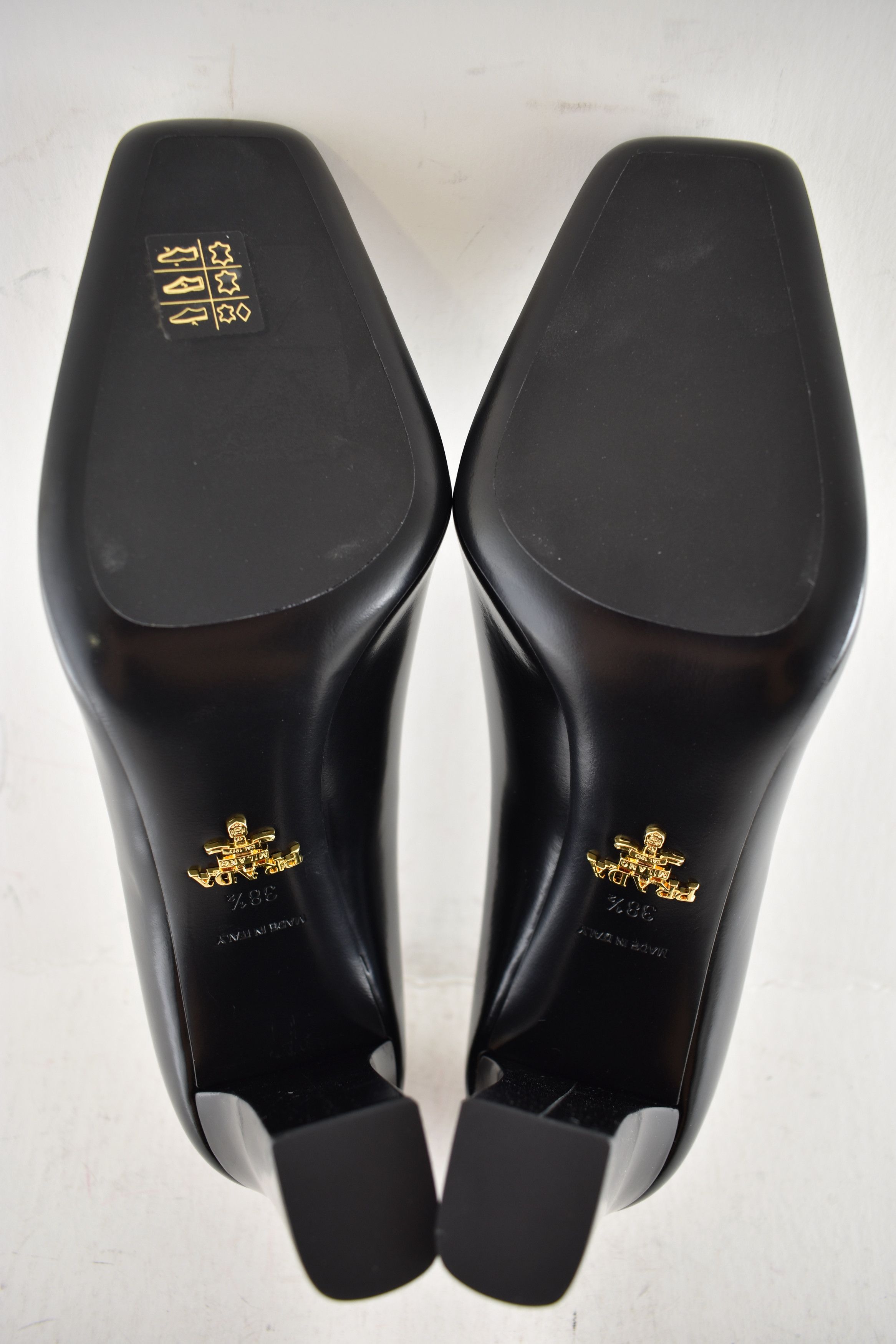 Prada Prada 85mm Brushed Logo Show Classic Block Heel Pump 38.5 Size US 8.5 / IT 38.5 - 18 Thumbnail