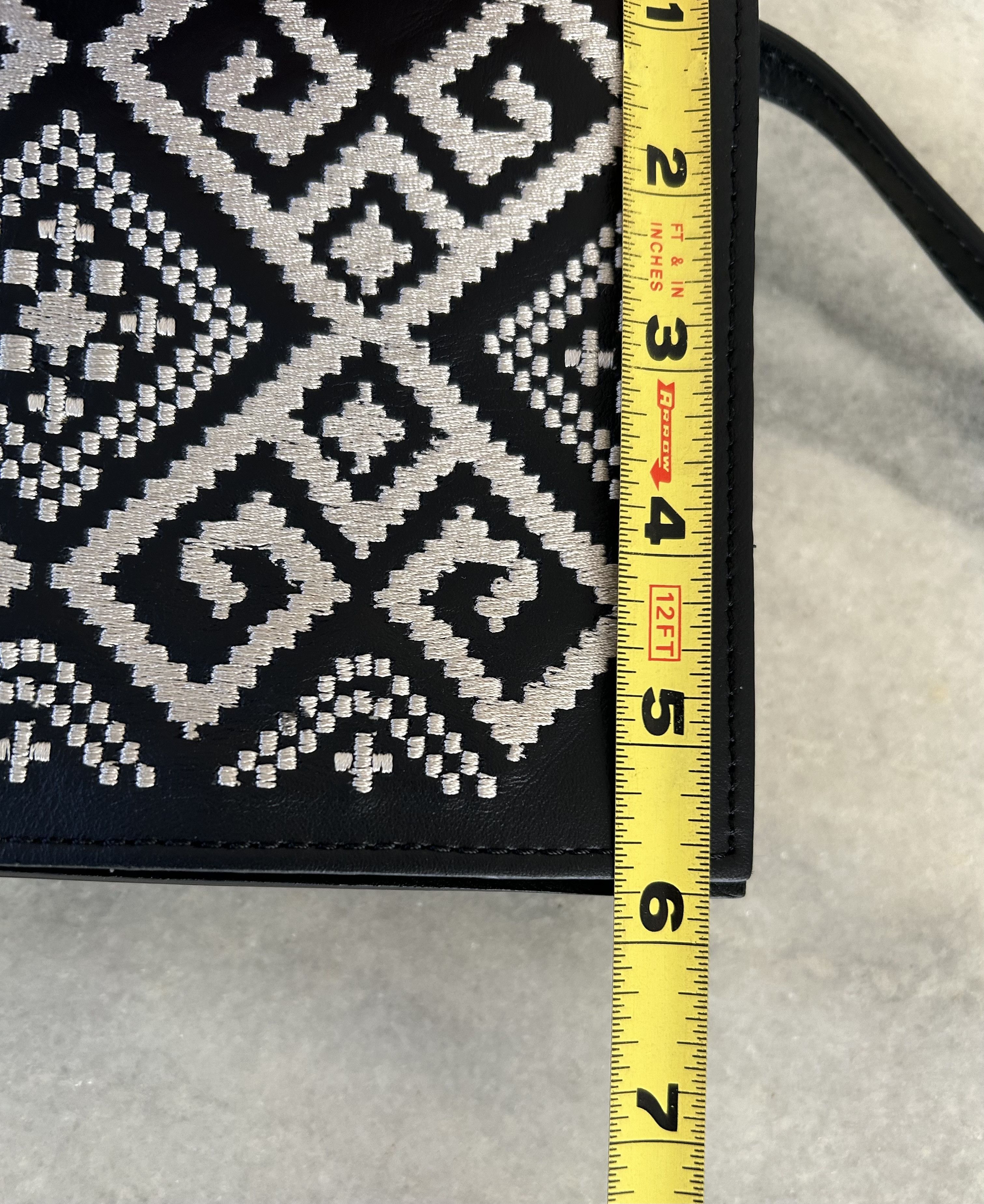 Handmade Leather Clutch Artisan Handmade Romania Iutta Embroidered Size ONE SIZE - 4 Thumbnail