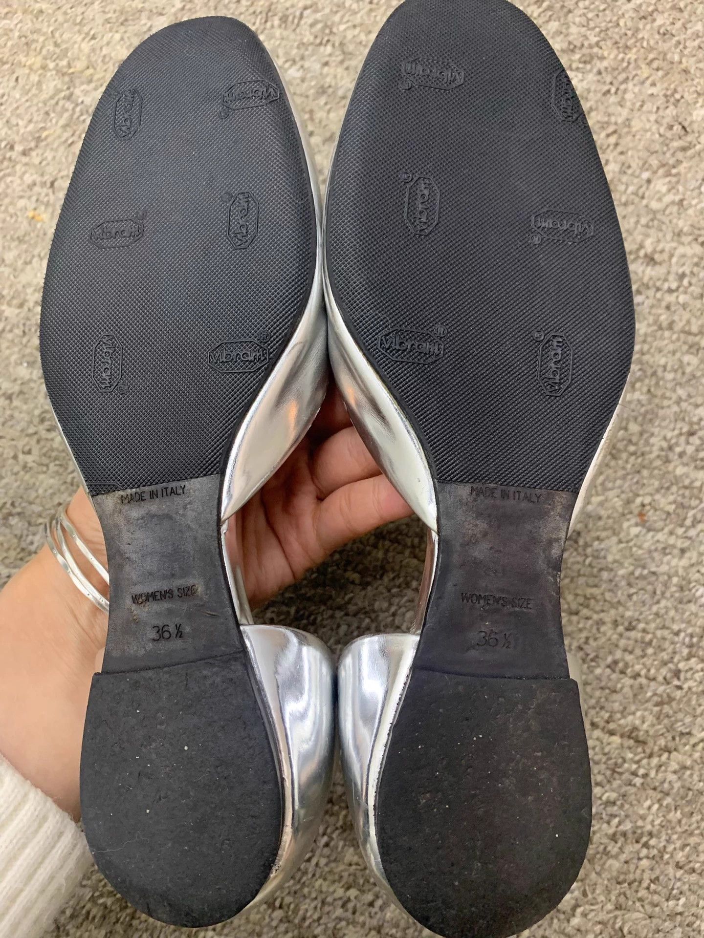 Roger Vivier Roger Vivier silver buckle flats w/ sole prot 36.5 Size US 5.5 / IT 35.5 - 4 Thumbnail
