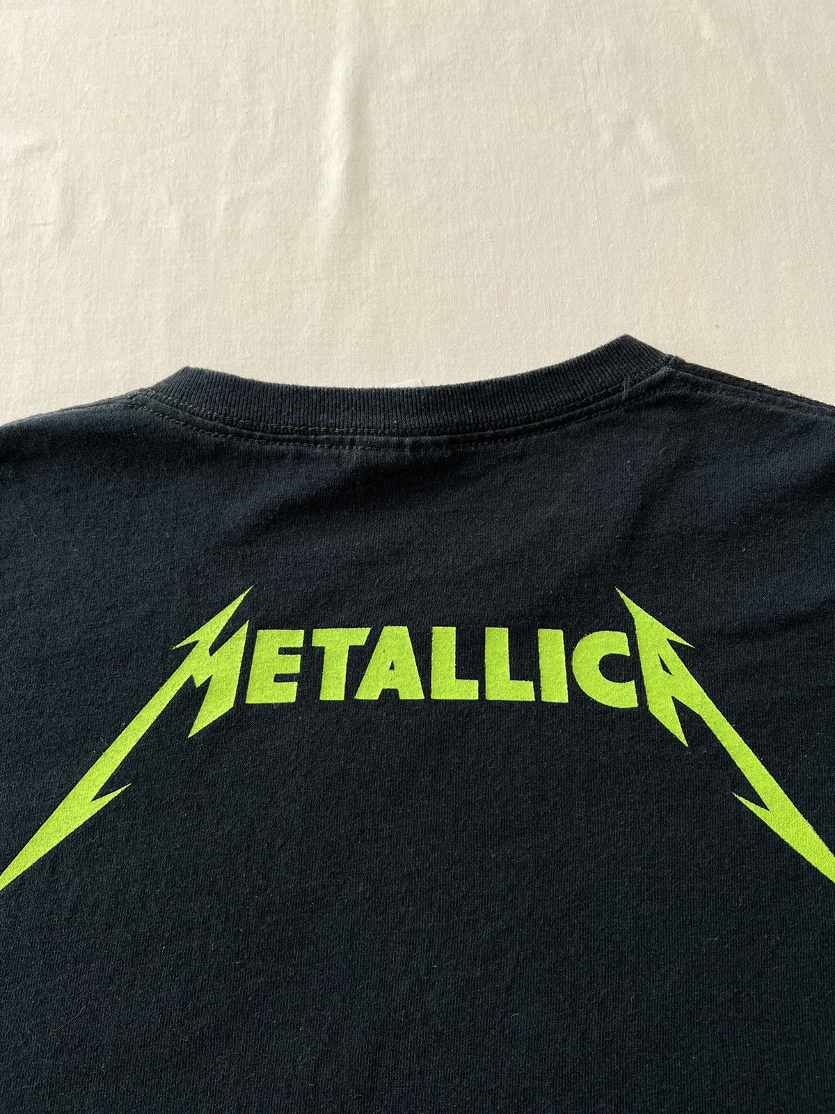 Band Tees Vintage 2000s Metallica Rock Band Black T-shirt Size US M / EU 48-50 / 2 - 10 Thumbnail