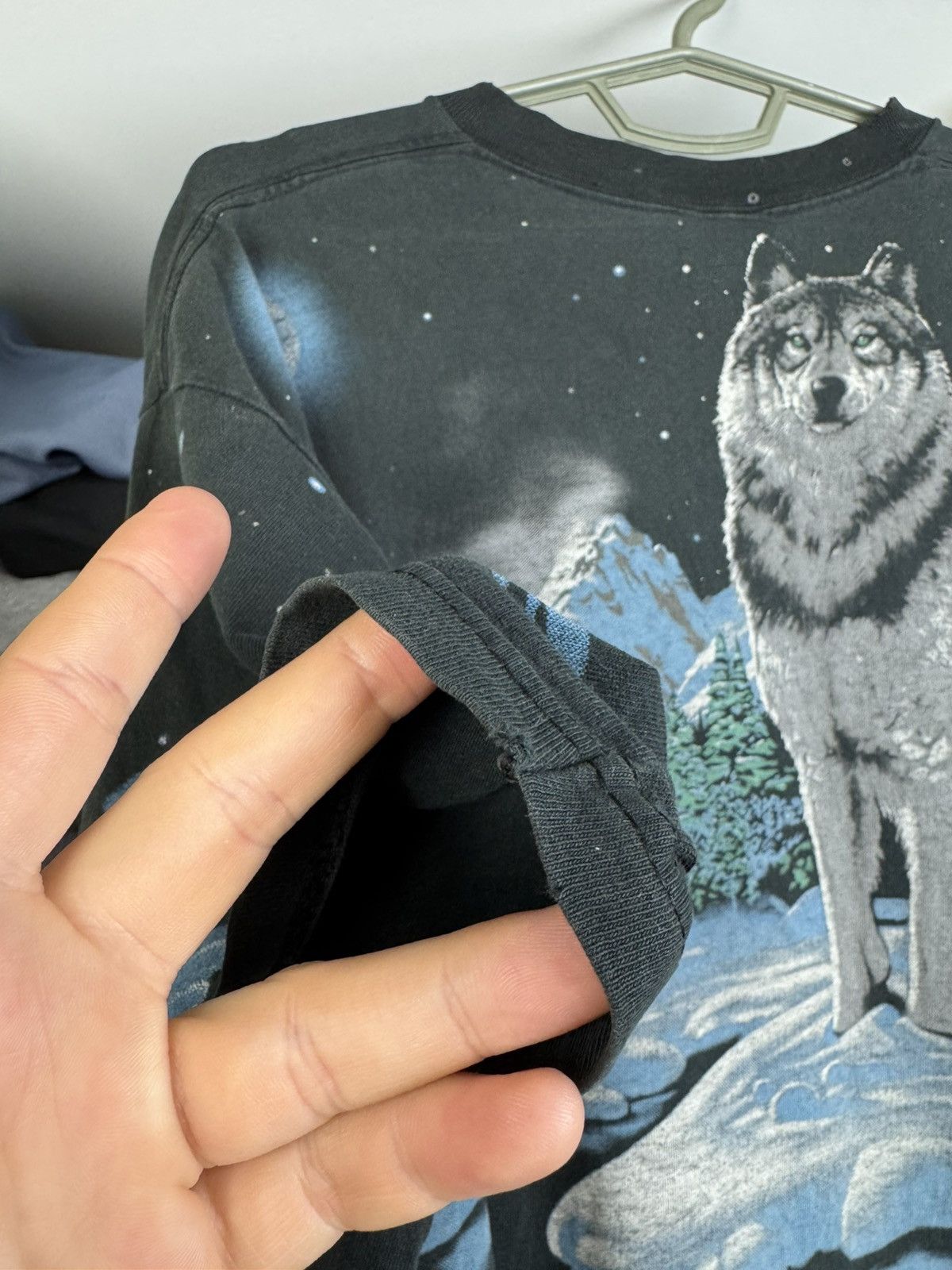 Liquid Blue Vintage 1996 Liquid Blue Arctic Wolf All Over Print T-Shirt Size US L / EU 52-54 / 3 - 18 Thumbnail