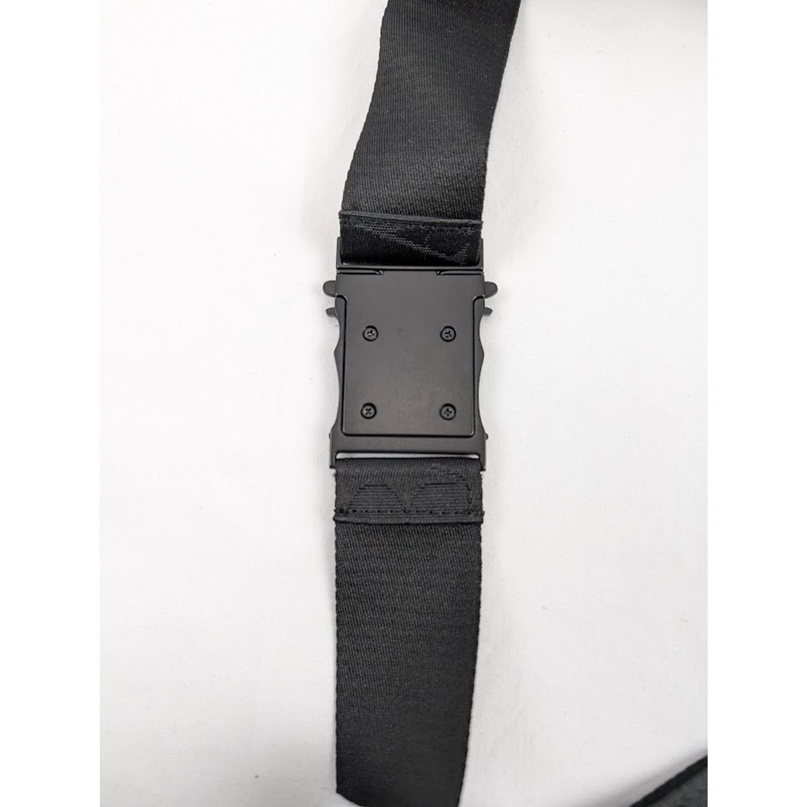 Amiri o1rshd1 Size: OS / Bandana Camera Case in Black Size ONE SIZE - 15 Thumbnail