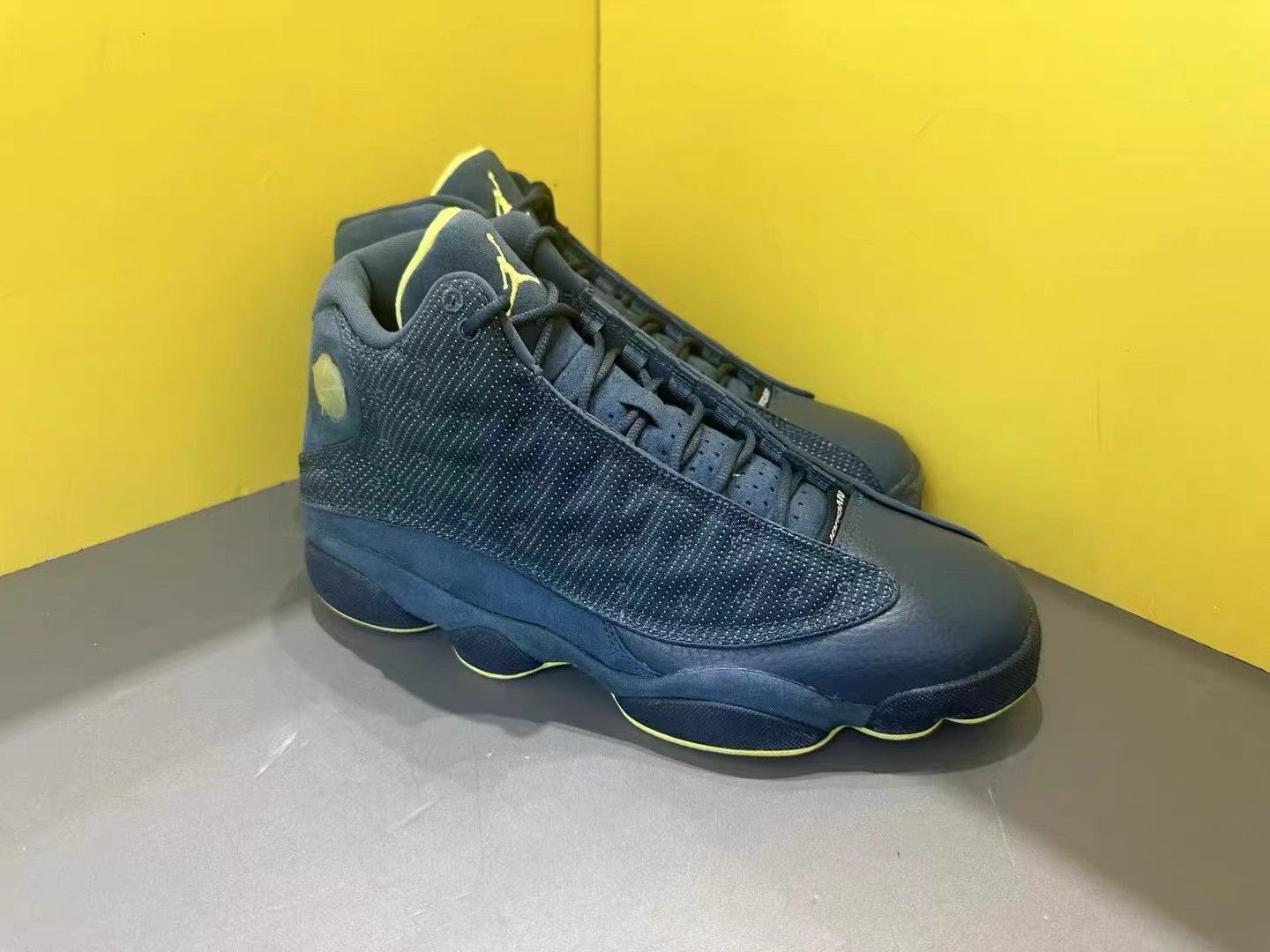 Jordan Brand Air Jordan 13 Basketball Shoes K15 Size US 10 / EU 43 - 3 Thumbnail