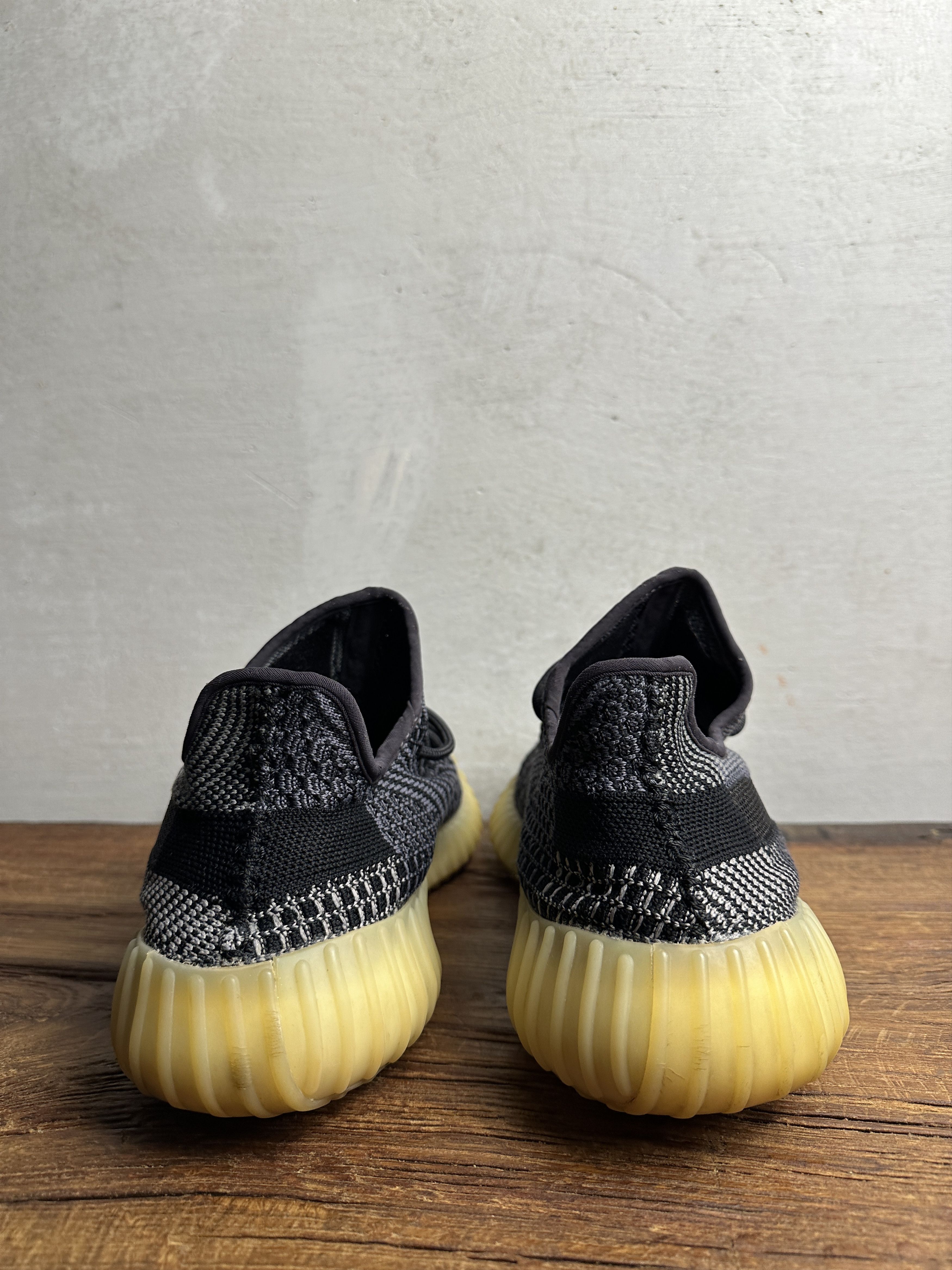Adidas Adidas Yeezy Boost 350 V2 Carbon Size US 11 / EU 44 - 5 Thumbnail