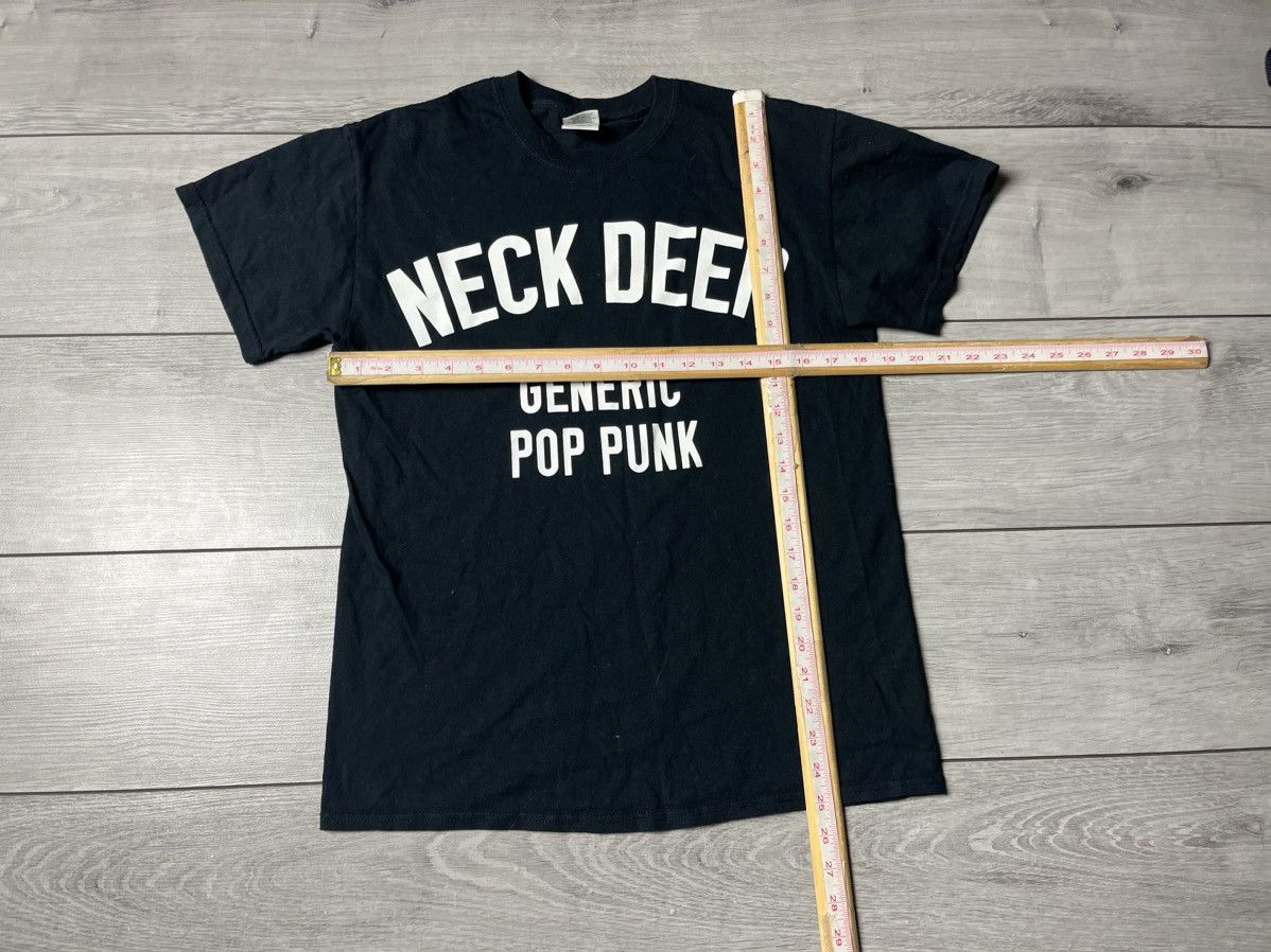 Band Tees Neck deep Tshirt generic pop punk size Medium Size US M / EU 48-50 / 2 - 5 Thumbnail