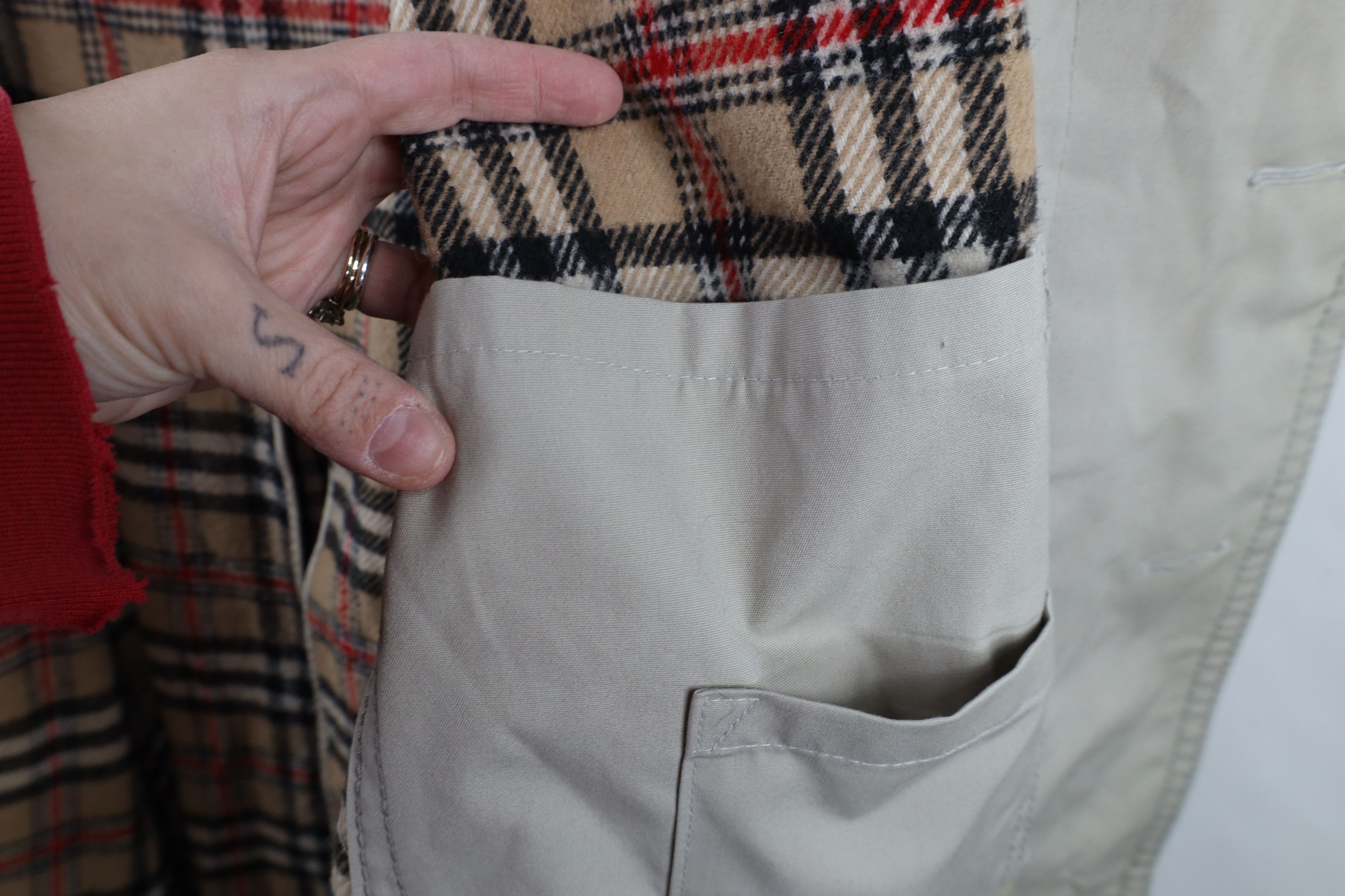 Vintage Vintage 70s Streetwear Lined Heavy Belted Trench Coat Beige Size US XXL / EU 58 / 5 - 13 Thumbnail