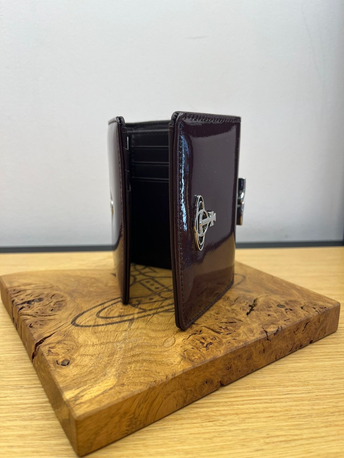 Vivienne Westwood o1f1d3z0825 Size: OS / Small Frame Wallet in Brown Size ONE SIZE - 2 Thumbnail