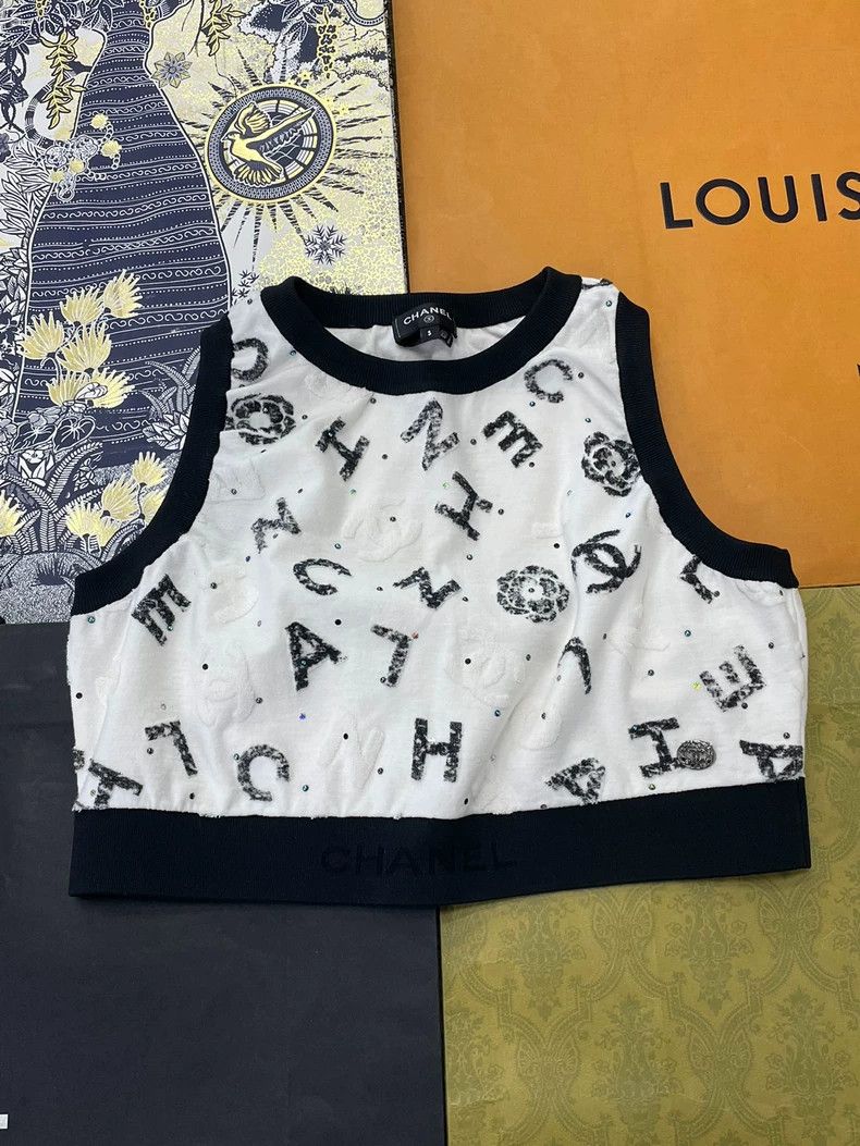 Chanel Chanel Black and white letter embossed logo vest Size S / US 4 / IT 40 - 1 Thumbnail