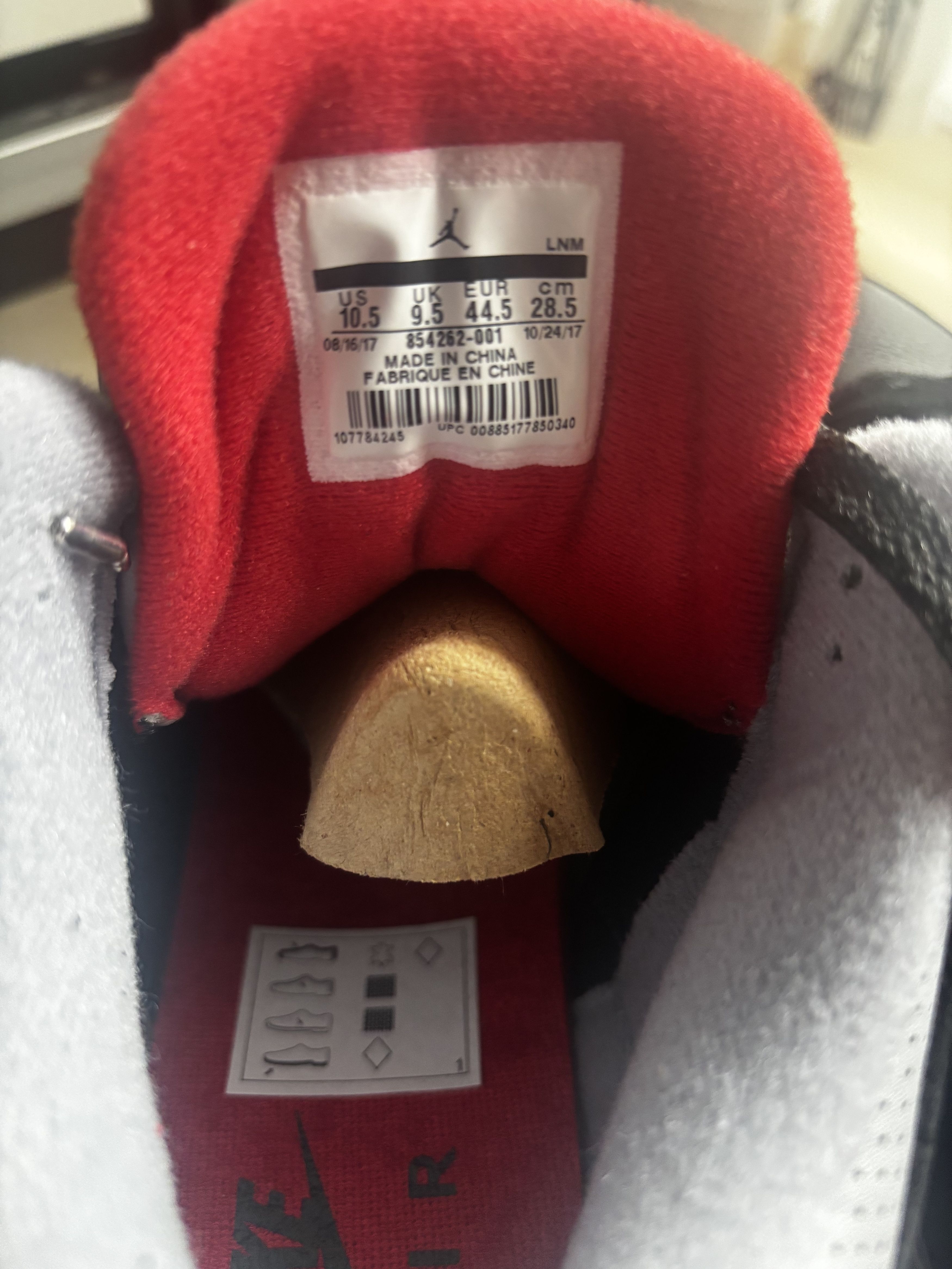 Jordan Brand Nike Air Jordan 3 Retro Black Cement 2018 US10.5/EU44.5 Size US 10.5 / EU 43-44 - 8 Thumbnail