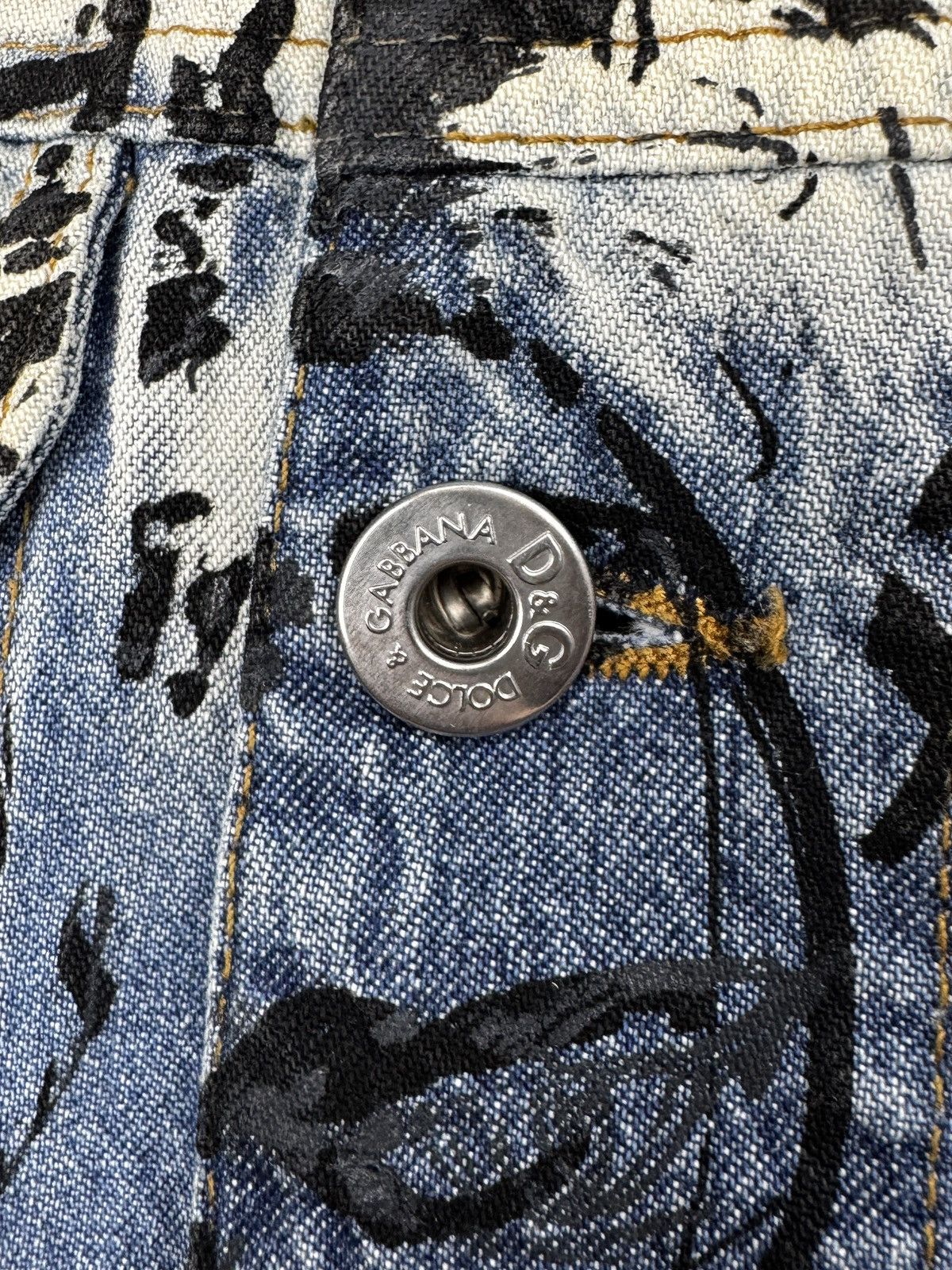 Dolce & Gabbana DOLCE & GABBANA SCRIBBLE GRAFFITI DENIM JACKET Size XS / US 0-2 / IT 36-38 - 8 Thumbnail