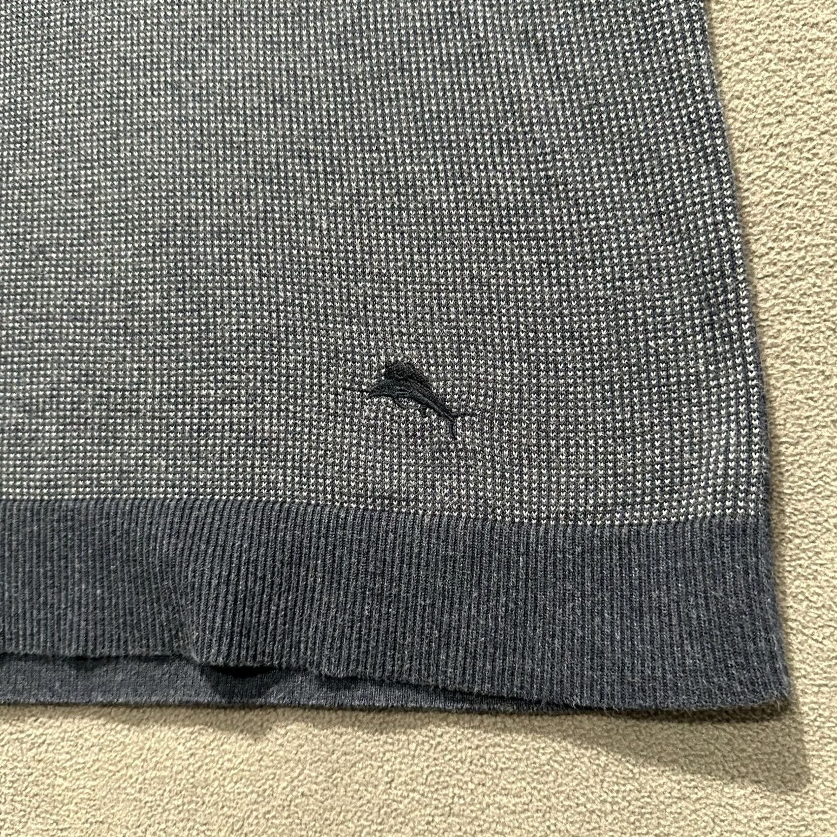 Tommy Bahama Tommy Bahama Sweater Mens Small Blue V-Neck Pullover Knit Soft EUC Size US S / EU 44-46 / 1 - 7 Thumbnail