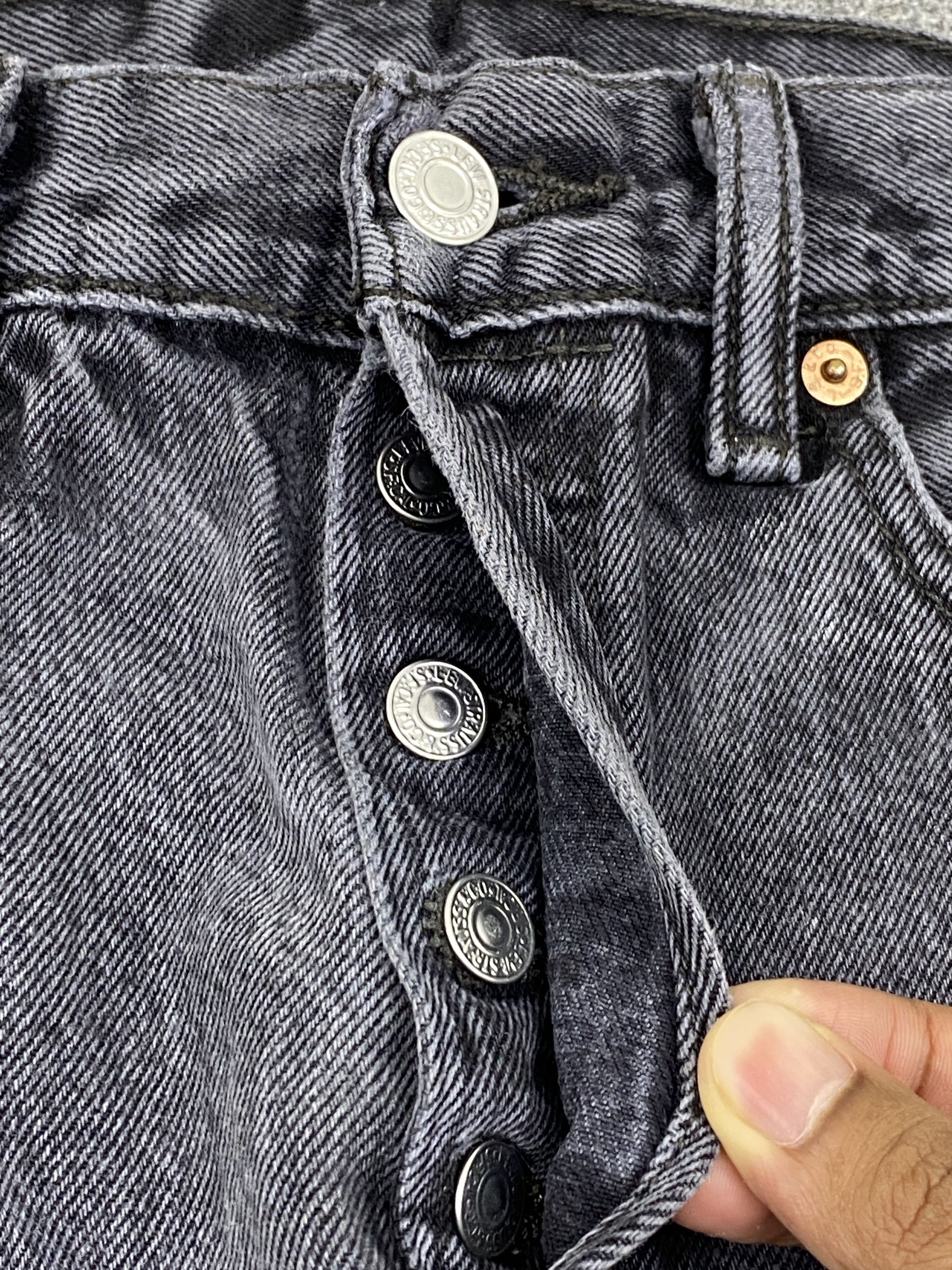 Levi's Vintage Levis 501 Distressed Faded Black Jeans DP2733 Size US 31 - 13 Thumbnail