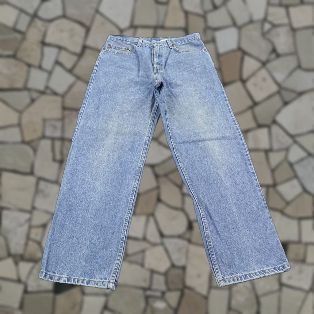 Levi's VINTAGE Levi's Jeans Mens 34x30 Blue Denim 560 Relaxed Straight Baggy Y2K Jeans Mens Size US 34 / EU 50 - 1 Thumbnail