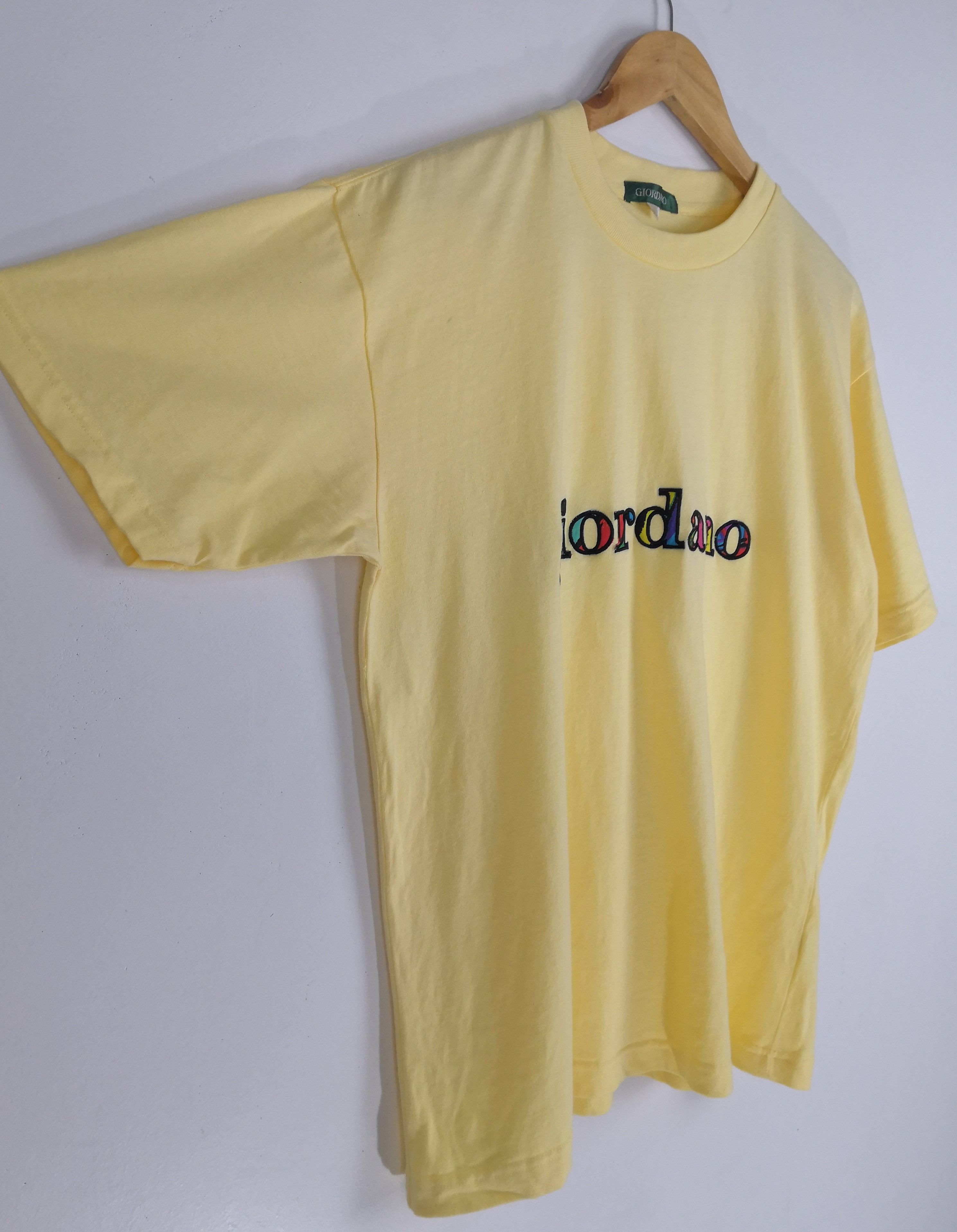 Giordano Vintage Giordano T-Shirt Big Logo Embroidery Multicolour Size US L / EU 52-54 / 3 - 3 Thumbnail