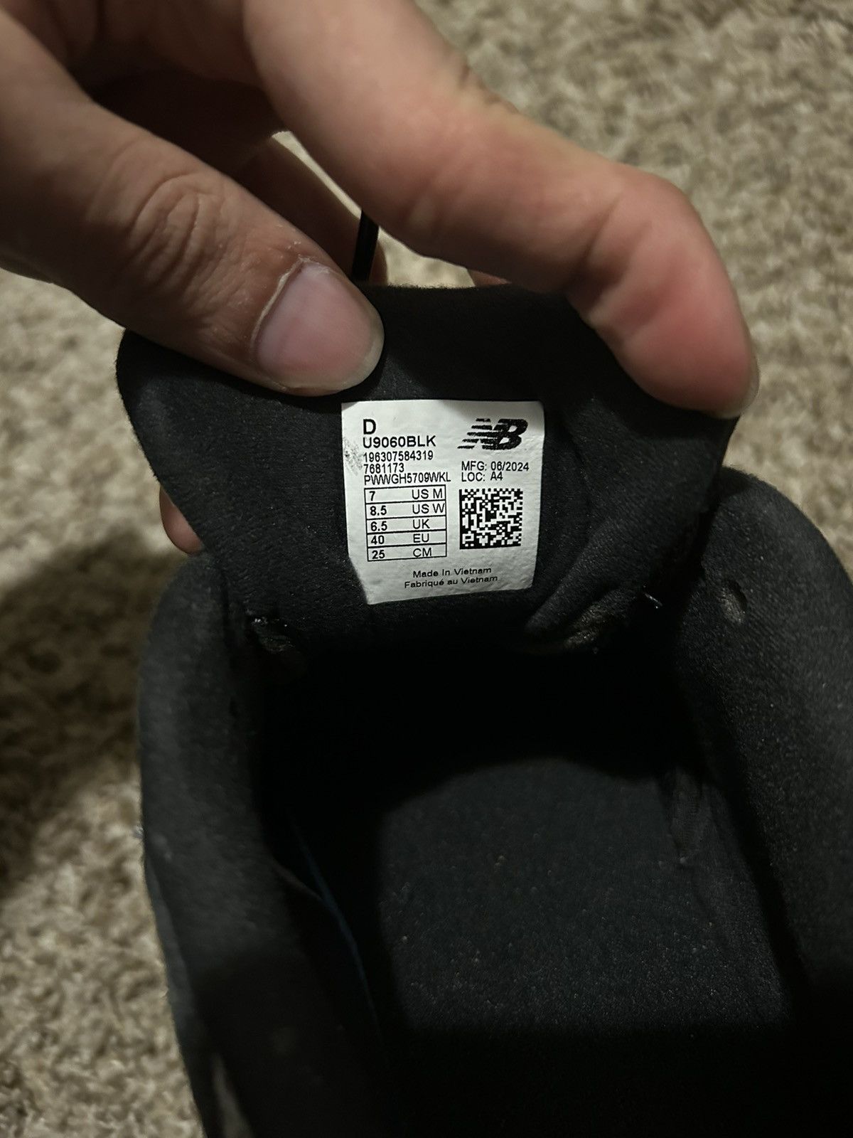 New Balance New Balance 9060 Size US 7 / EU 40 - 4 Thumbnail