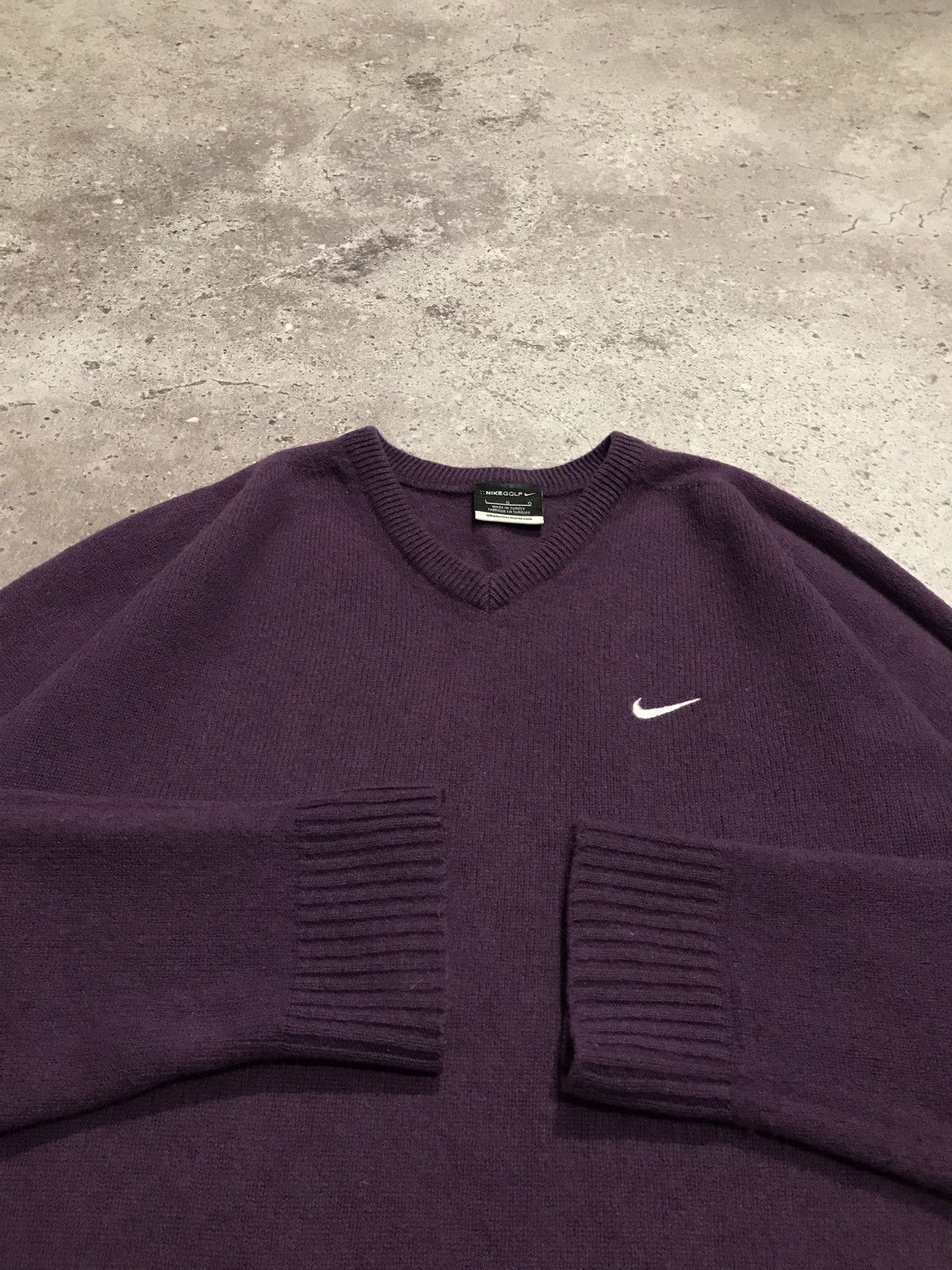 Nike × Vintage Vintage Sweater Nike Golf Embroiled Swoosh Y2K Wool Purple L Size US L / EU 52-54 / 3 - 4 Thumbnail