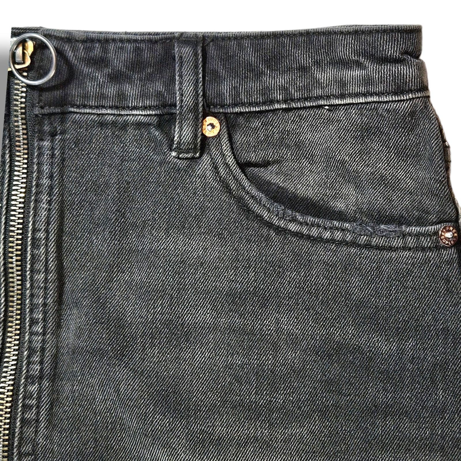 Free People EUC Free People Mini Zip It Up Skirt Sz. 4 Washed Black Size 27" / US 4 / IT 40 - 10 Thumbnail