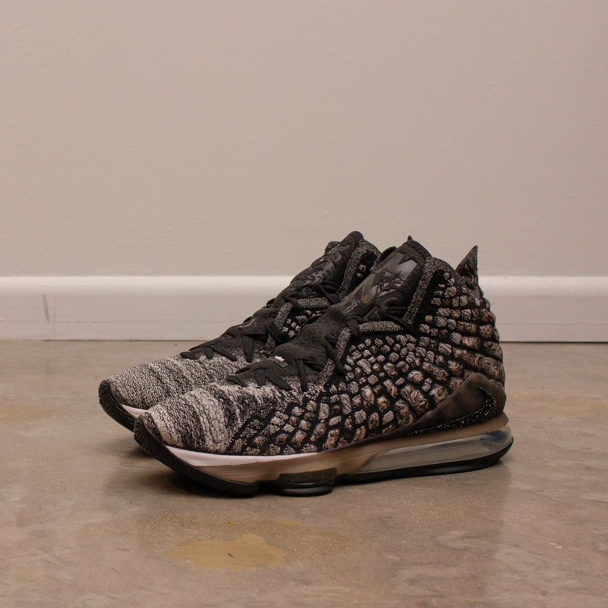 Nike LeBron 2019 17 Black White 'In The Arena' BQ3177 002