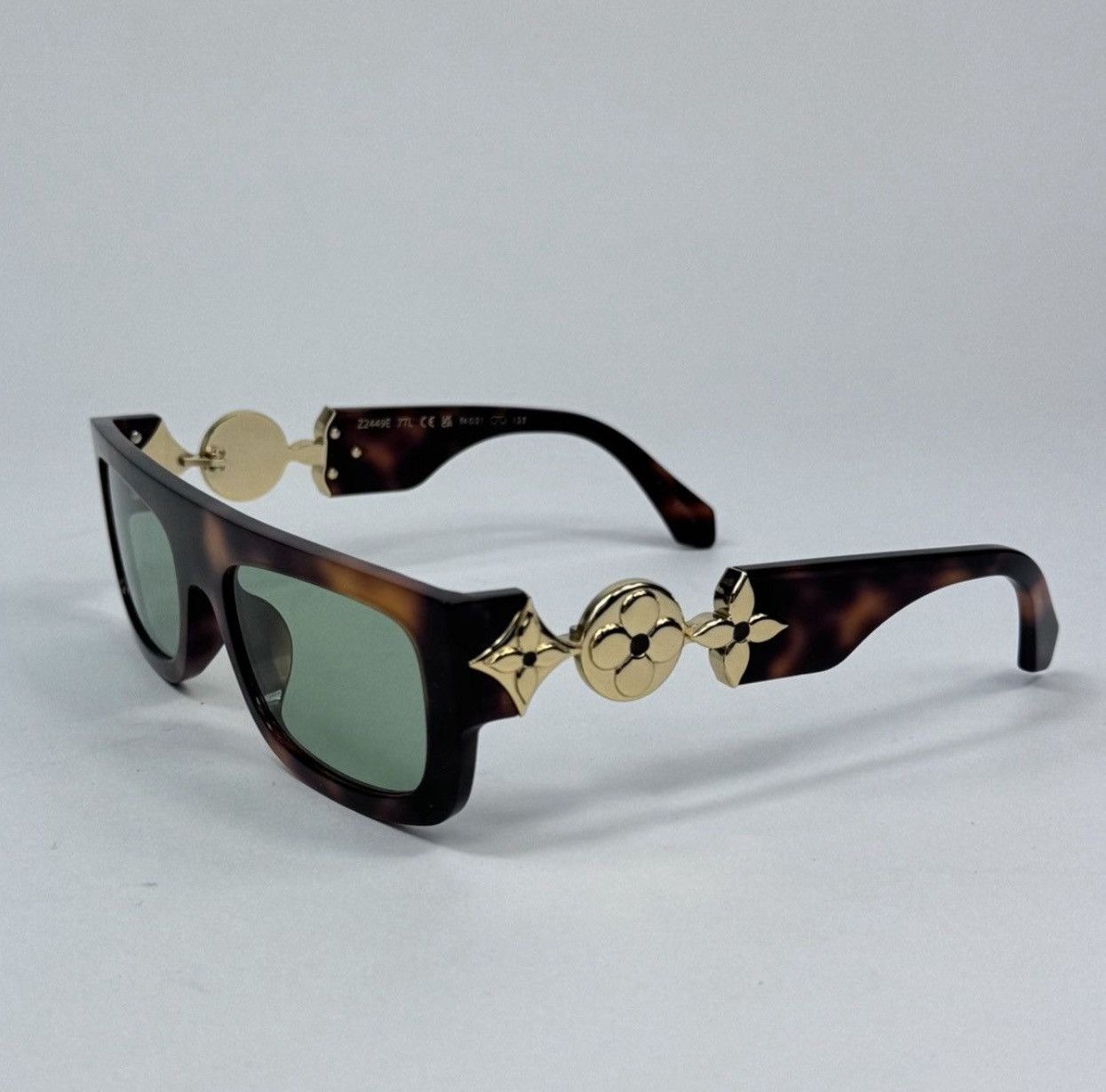 Louis Vuitton LV MONOGRAM TRIBUTE SUNGLASSES Z2449E Size ONE SIZE - 1 Thumbnail