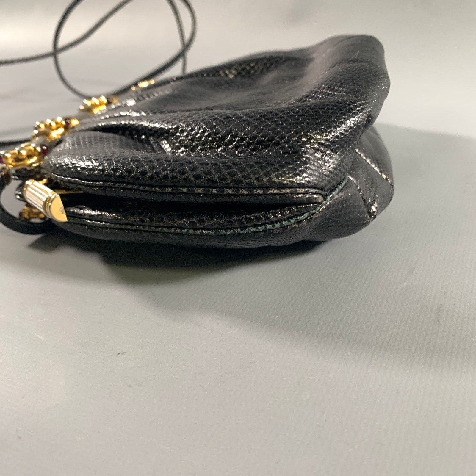 Judith Leiber JUDITH LEIBER Black Gold Snakeskin Clutch Handbag Size ONE SIZE - 6 Thumbnail