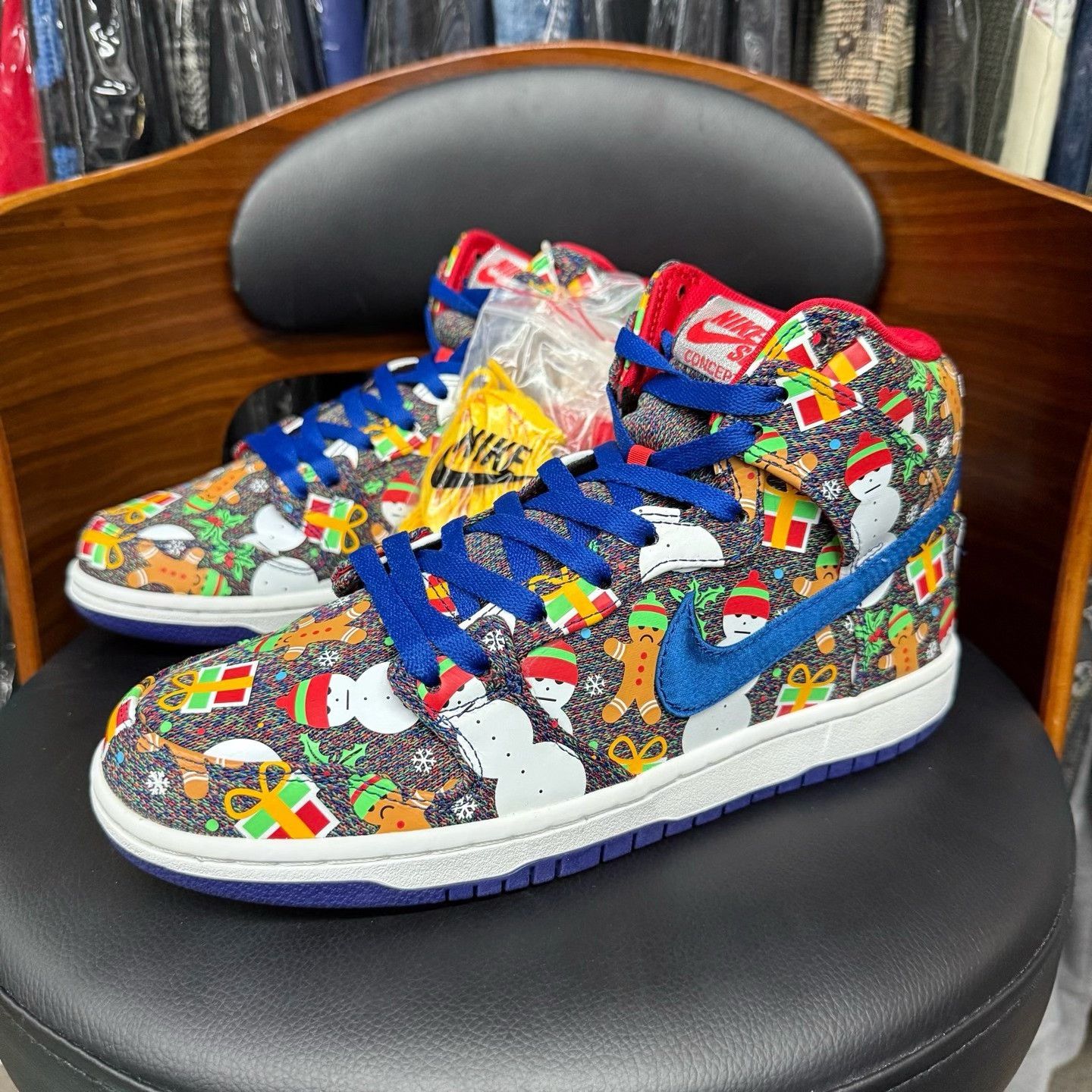 Nike Nike DUNK Lowtop Sneakers 42 Men Size US 9 / EU 42 - 1 Thumbnail