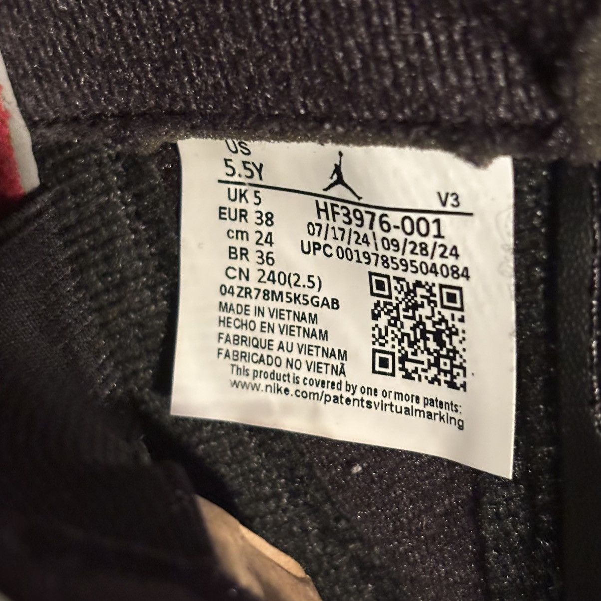 Jordan Brand Size 5.5 -Jordan 5 OG Black Metallic Reimagined CLEAN NO BOX Size US 5.5 / EU 38 - 7 Thumbnail
