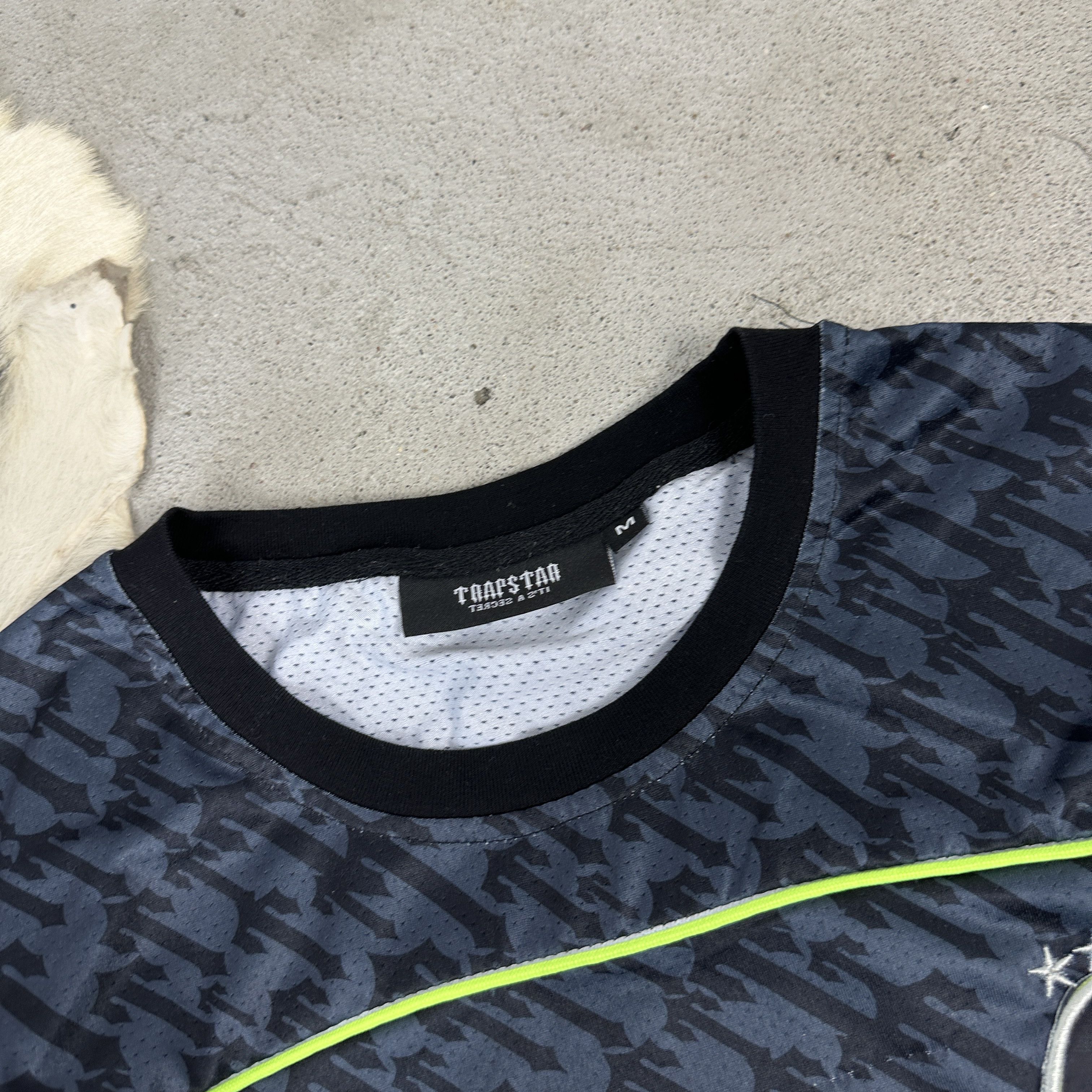 Trapstar London × Vintage Vintage Sportswear Active Athletic Football Trapstar Jersey Size US M / EU 48-50 / 2 - 4 Thumbnail