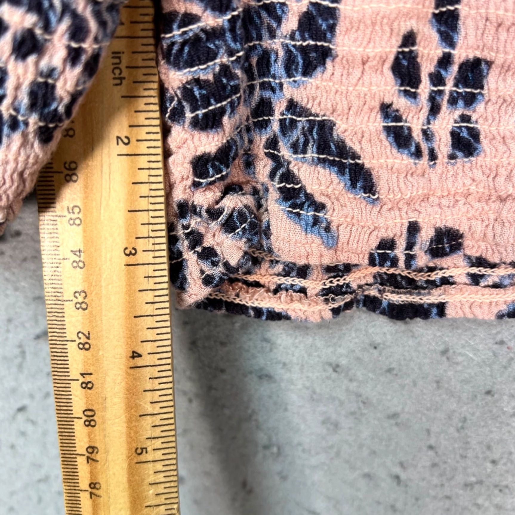 Free People Free People Womens Small Pink & Black Textured Smocked Shorts 100% Viscose Summer Beach Shorties True Vintage No Size 28" / US 6 / IT 42 - 7 Thumbnail