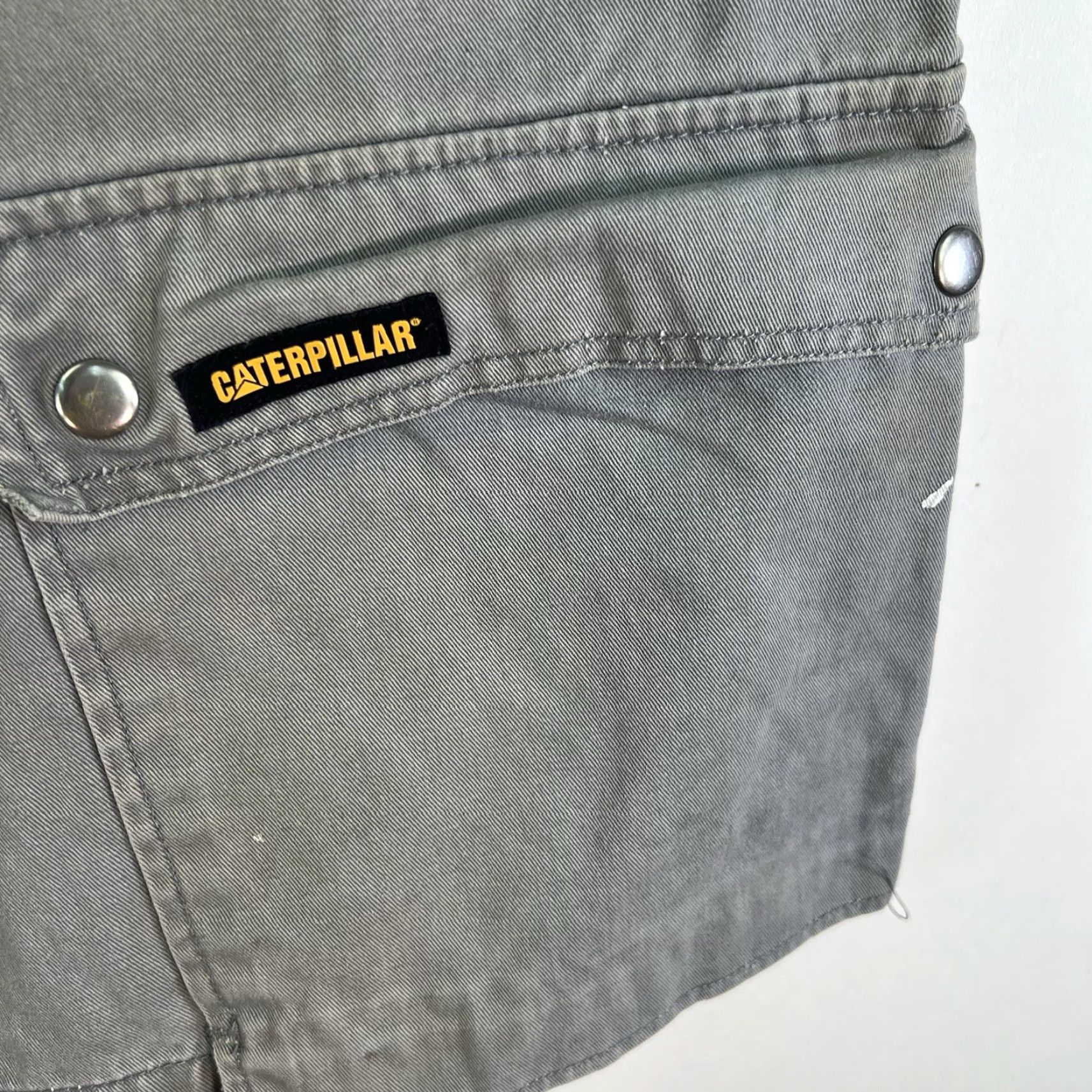 Vintage VINTAGE Caterpillar Men's Cargo Shorts 36 Gray Canvas Workwear Casual Distressed Summer Women Size US 36 / EU 52 - 2 Thumbnail