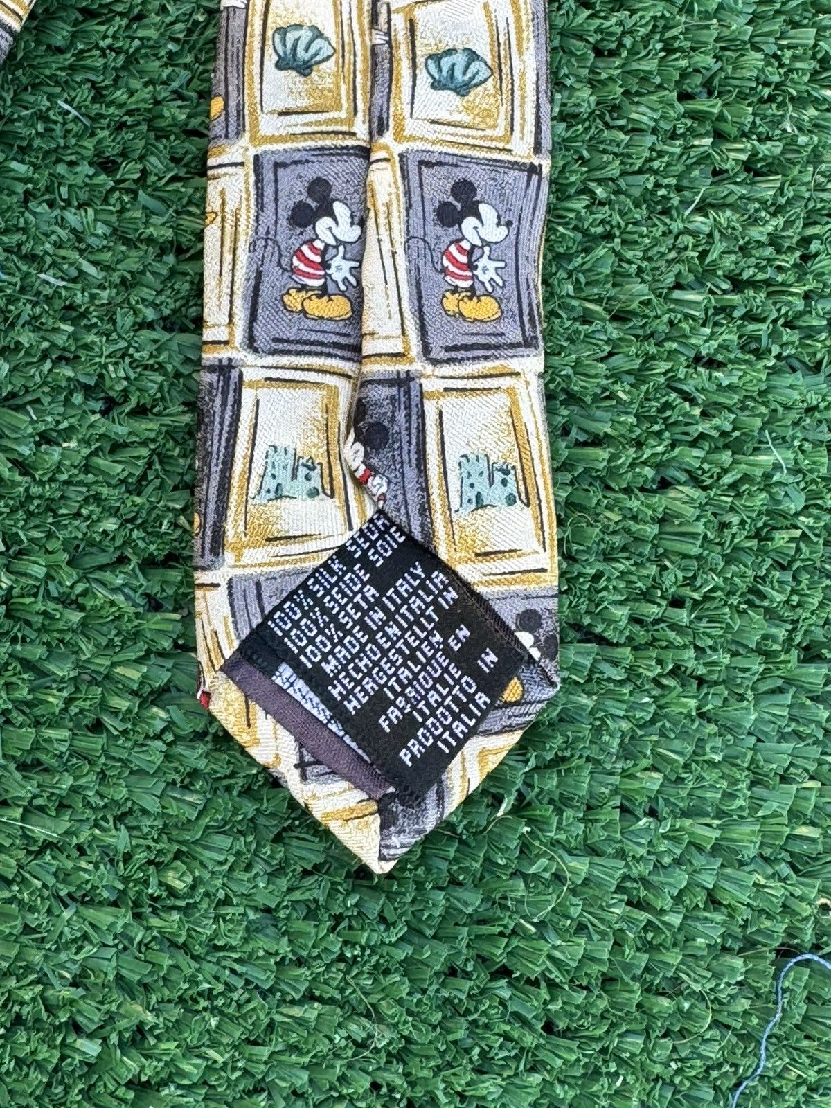 Disney Mickey Mouse Beach Scene Tie Size ONE SIZE - 3 Thumbnail