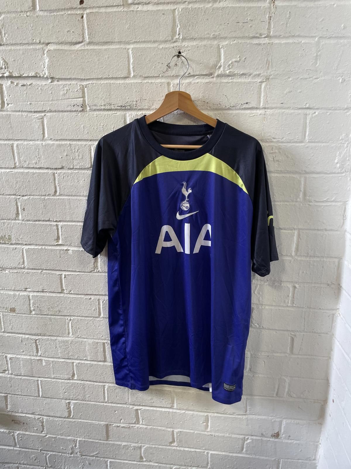 Nike Tottenham Hotspur Kane #10 Soccer Jersey Size ONE SIZE - 1 Thumbnail