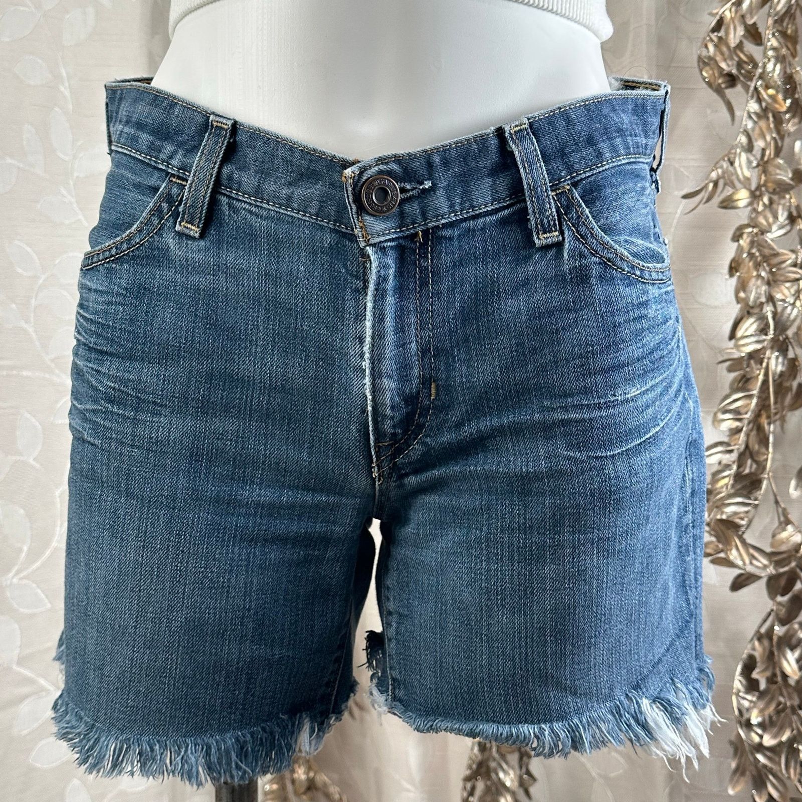 Gap GAP long & lean women's denim shorts 8L mid rise frayed hem Size 30" / US 8 / IT 44 - 5 Thumbnail