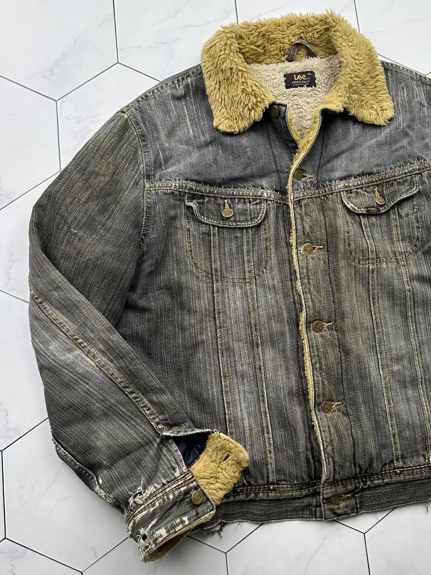 Lee Lee Thrashed Vintage Denim Jacket (B232) Size US XL / EU 56 / 4 - 2 Thumbnail