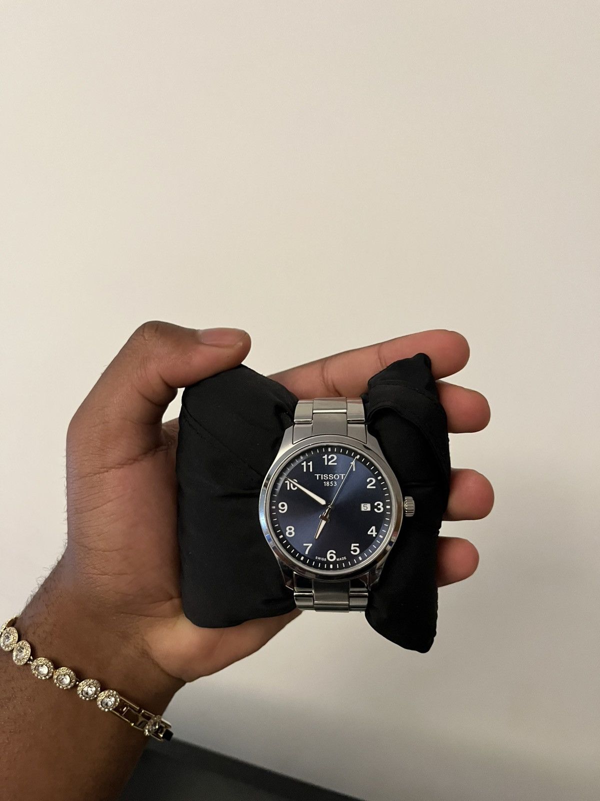 Tissot Tissot Gent XL Classic Size 42 - 4 Thumbnail